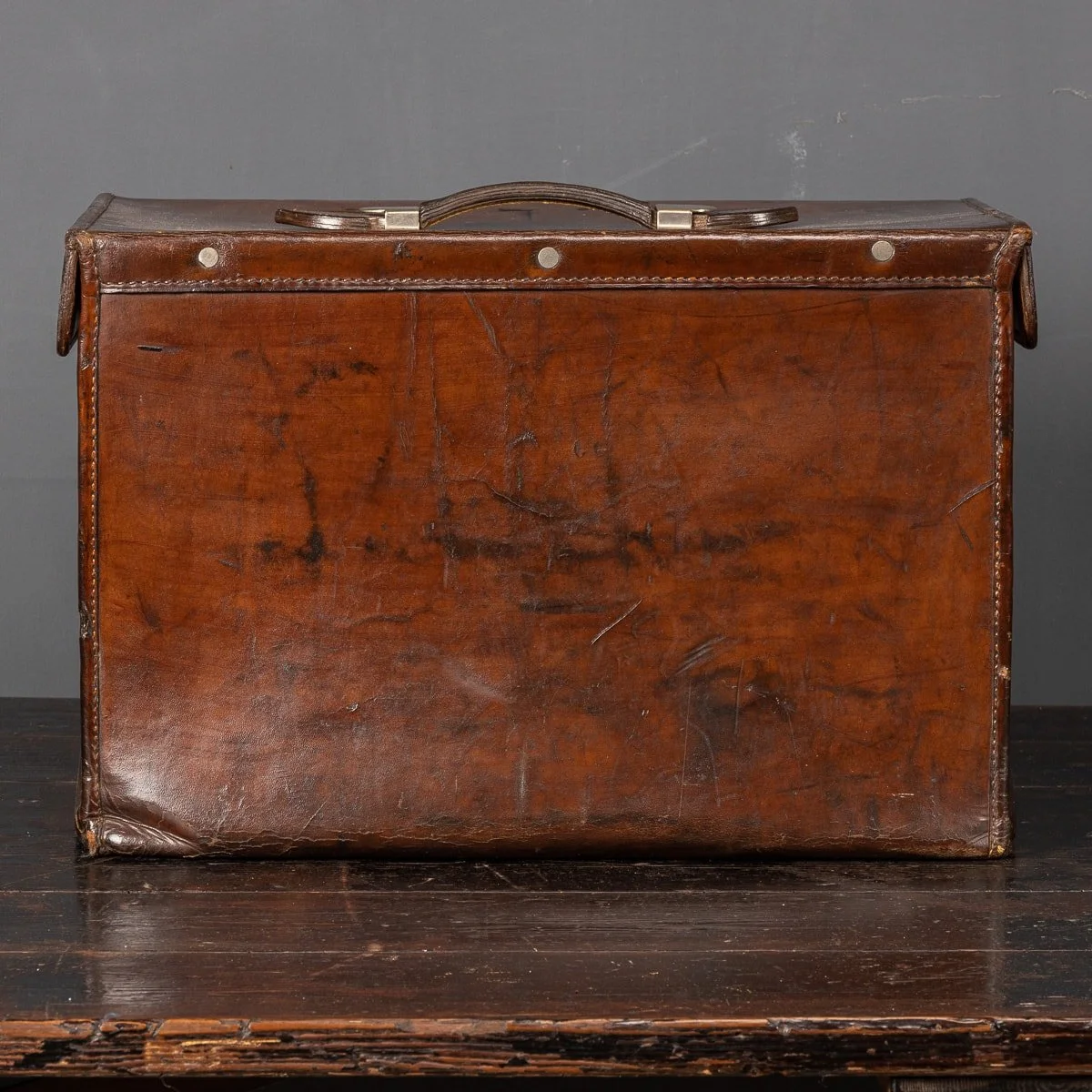 PUSHKIN ANTIQUES - ANTIQUE 20thC SMALL BRIDLE LEATHER HAT CASE c.1910 - 06.jpg