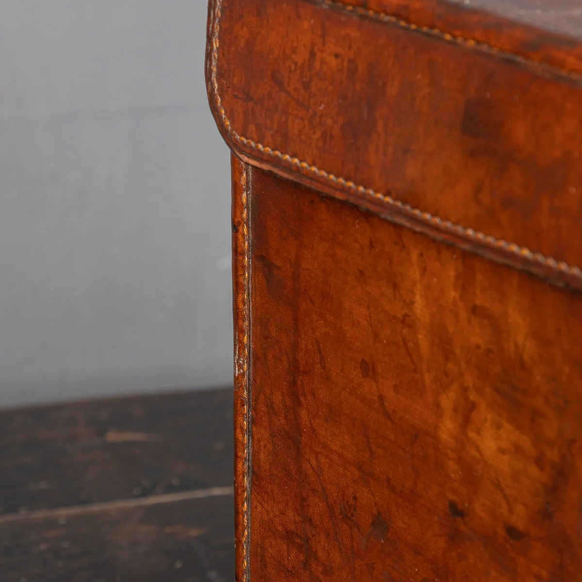 PUSHKIN ANTIQUES - ANTIQUE 20thC SMALL BRIDLE LEATHER HAT CASE c.1910 - 36.jpg