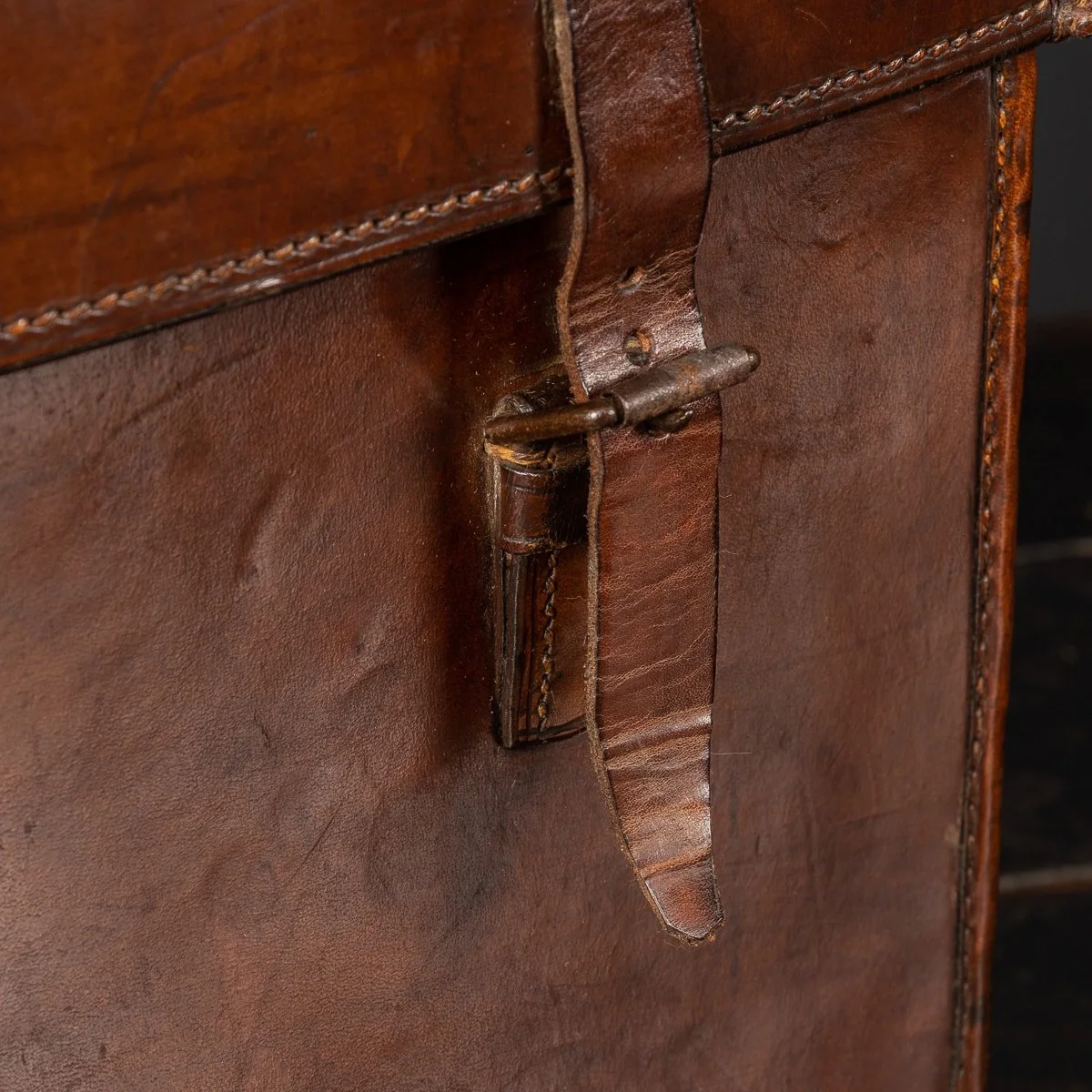 PUSHKIN ANTIQUES - ANTIQUE 20thC SMALL BRIDLE LEATHER HAT CASE c.1910 - 27.jpg