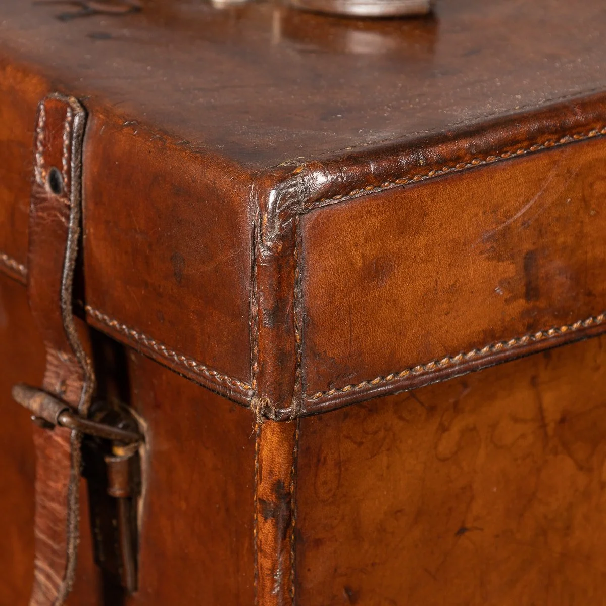 PUSHKIN ANTIQUES - ANTIQUE 20thC SMALL BRIDLE LEATHER HAT CASE c.1910 - 41.jpg