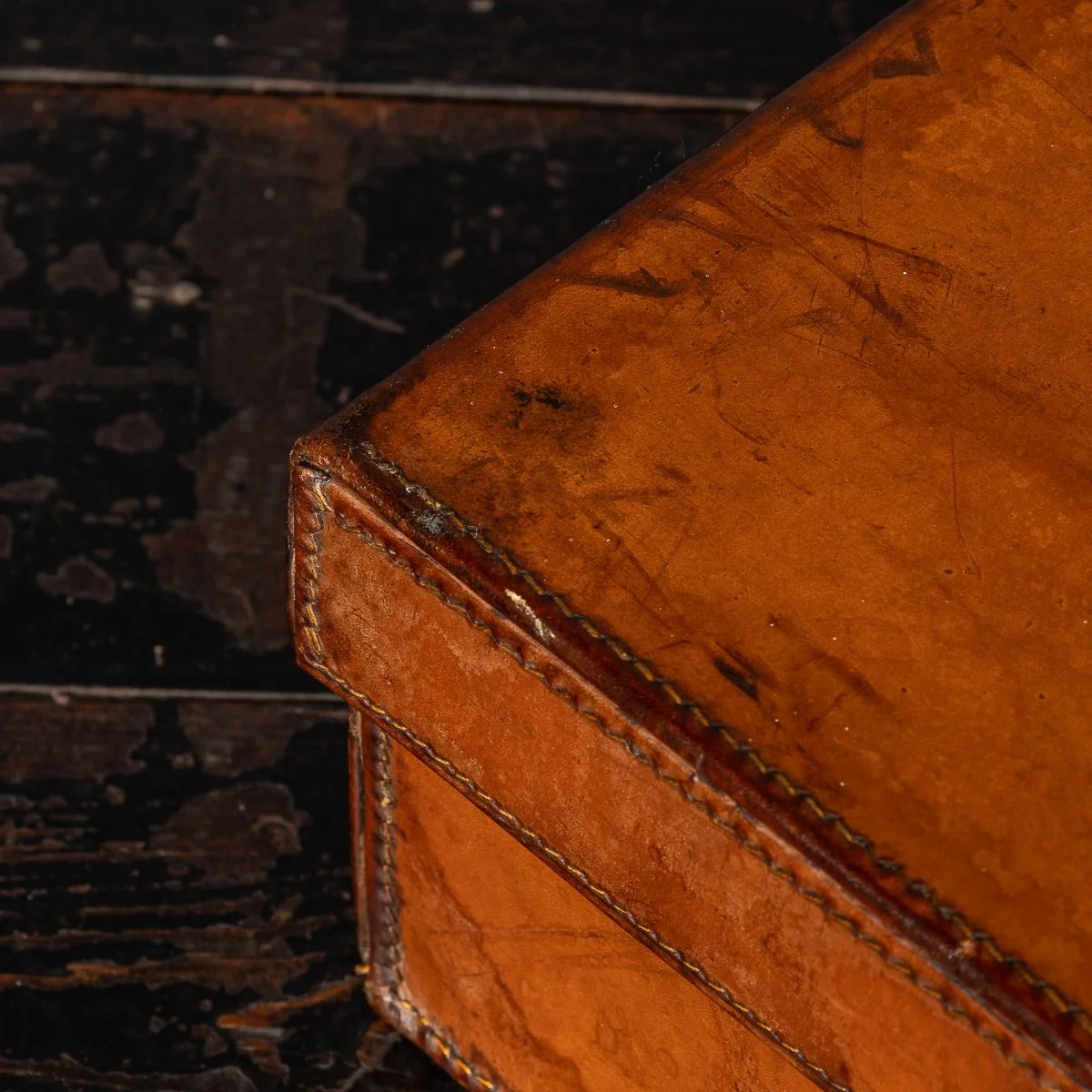 PUSHKIN ANTIQUES - ANTIQUE 20thC SMALL BRIDLE LEATHER HAT TRUNK c.1920 - 29.jpg