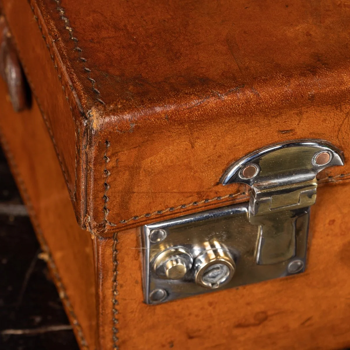 PUSHKIN ANTIQUES - ANTIQUE 20thC SMALL BRIDLE LEATHER HAT TRUNK c.1920 - 25.jpg