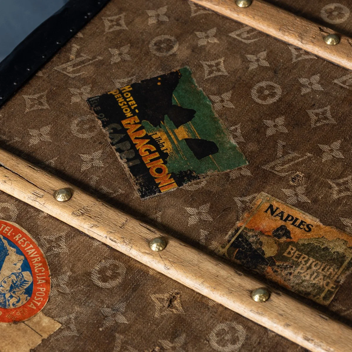 PUSHKINS.COM - B11503w - ANTIQUE 20thC LOUIS VUITTON HAT TRUNK IN WOVEN CANVAS, FRANCE c.1890 - 33.jpg