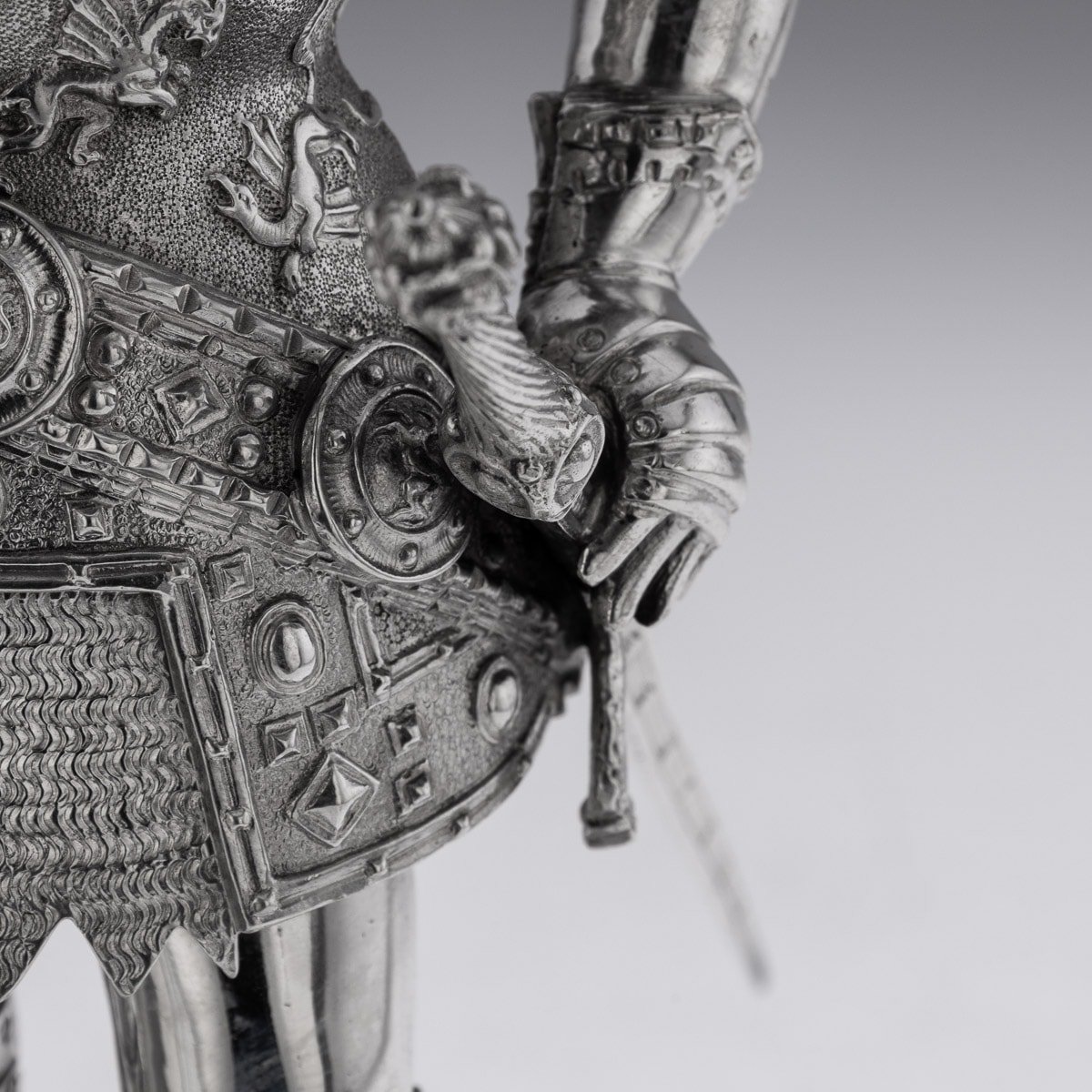 PUSHKIN ANTIQUES - ANTIQUE 20thC GERMAN SOLID SILVER MONUMENTAL KNIGHT FIGURE c.1900 - 18.jpg