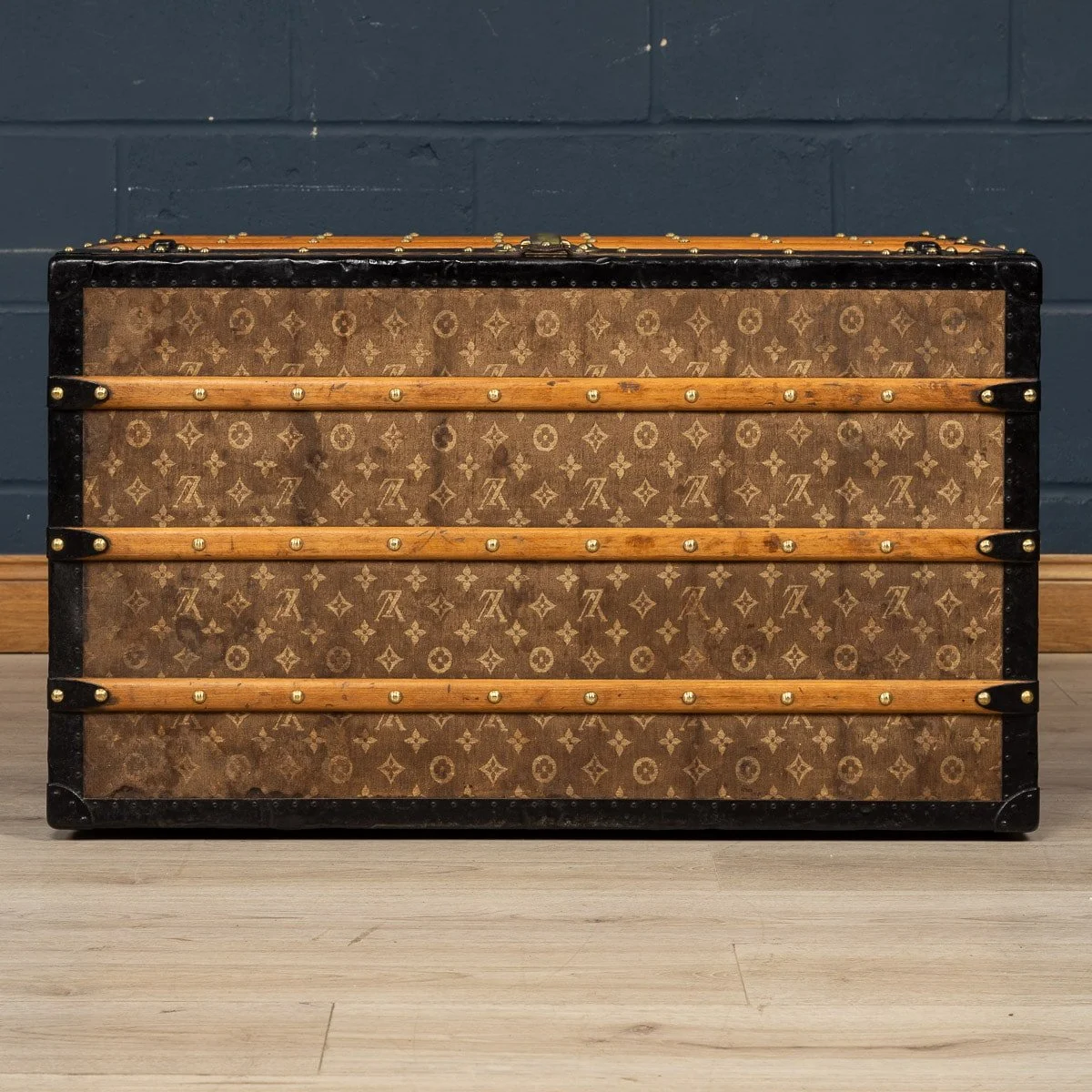 PUSHKIN ANTIQUES - A 19thC LOUIS VUITTON TRUNK IN WOVEN CANVAS, FRANCE - 09.jpg