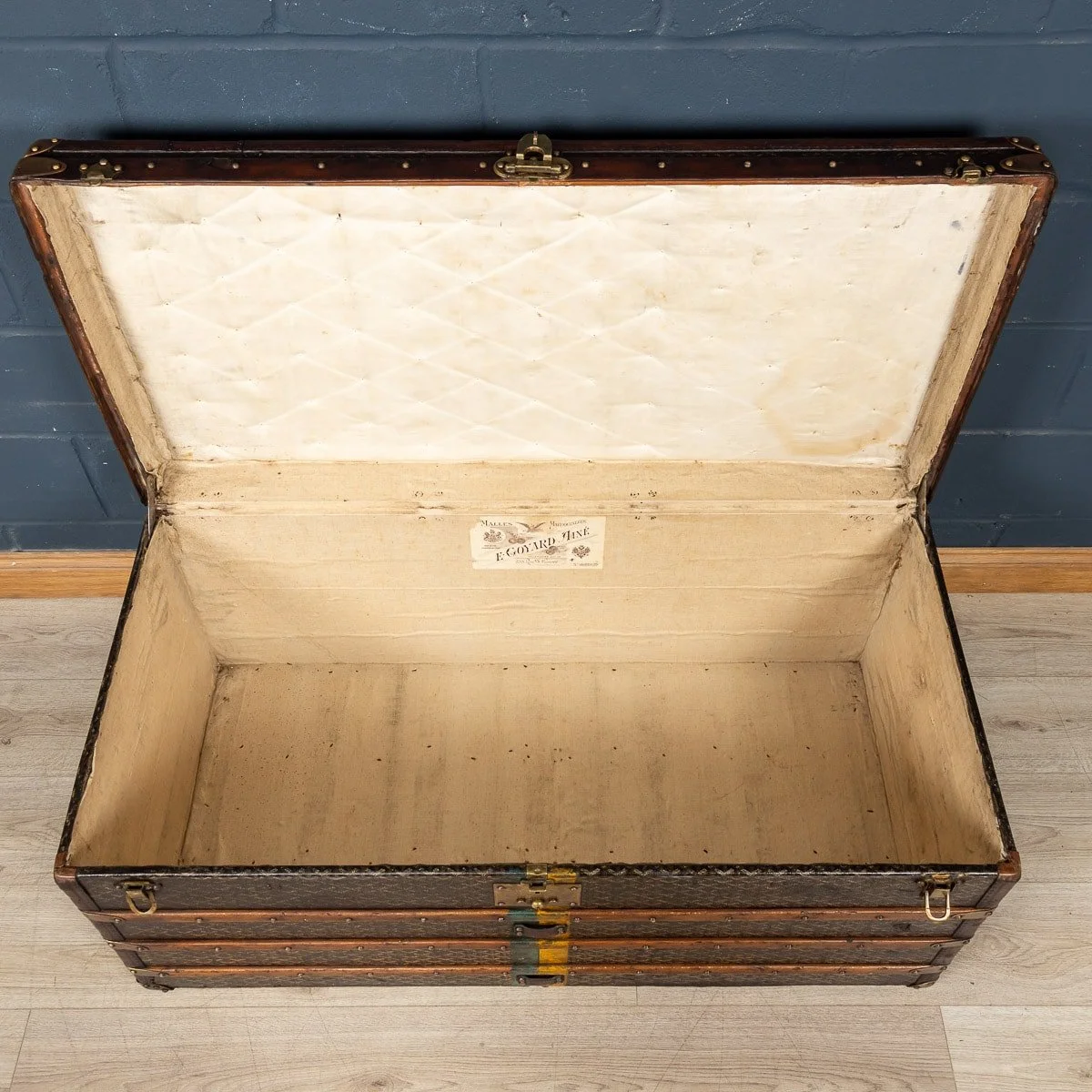 PUSHKIN ANTIQUES - A 20thC GOYARD COURIER TRUNK IN CHEVRON CANVAS, FRANCE c.1900 - 10.jpg