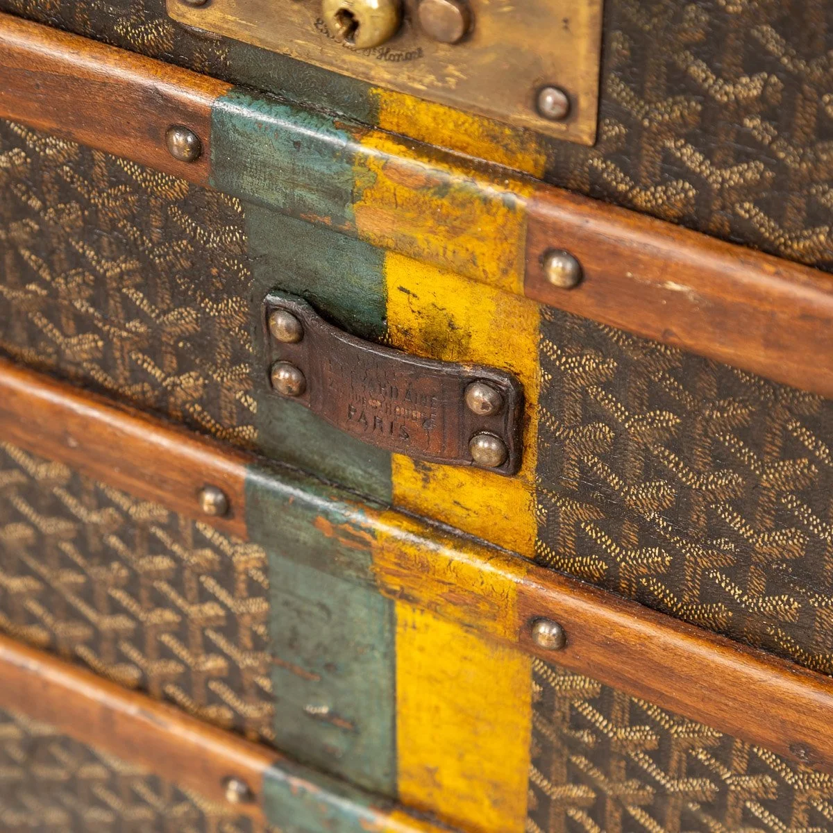 PUSHKIN ANTIQUES - A 20thC GOYARD COURIER TRUNK IN CHEVRON CANVAS, FRANCE c.1900 - 29.jpg