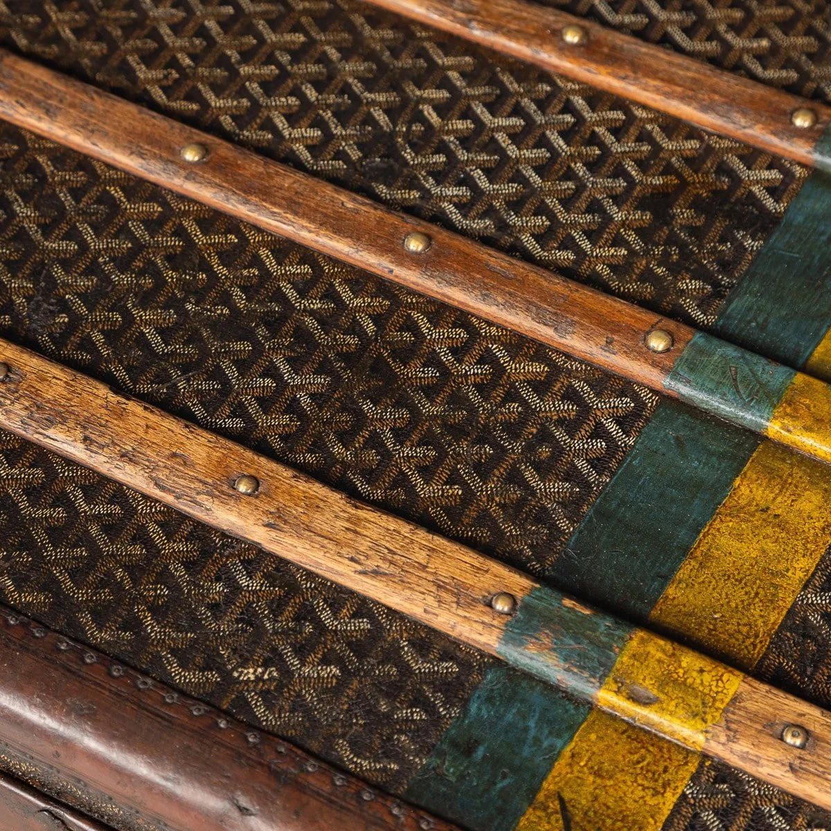 PUSHKIN ANTIQUES - A 20thC GOYARD COURIER TRUNK IN CHEVRON CANVAS, FRANCE c.1900 - 31.jpg