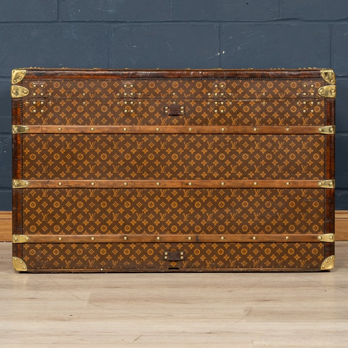 PUSHKIN ANTIQUES - AN EXQUISITE 20thC LOUIS VUITTON %22MALLE HAUTE%22 IN MONOGRAM CANVAS, FRANCE c.1910 - 05.jpg