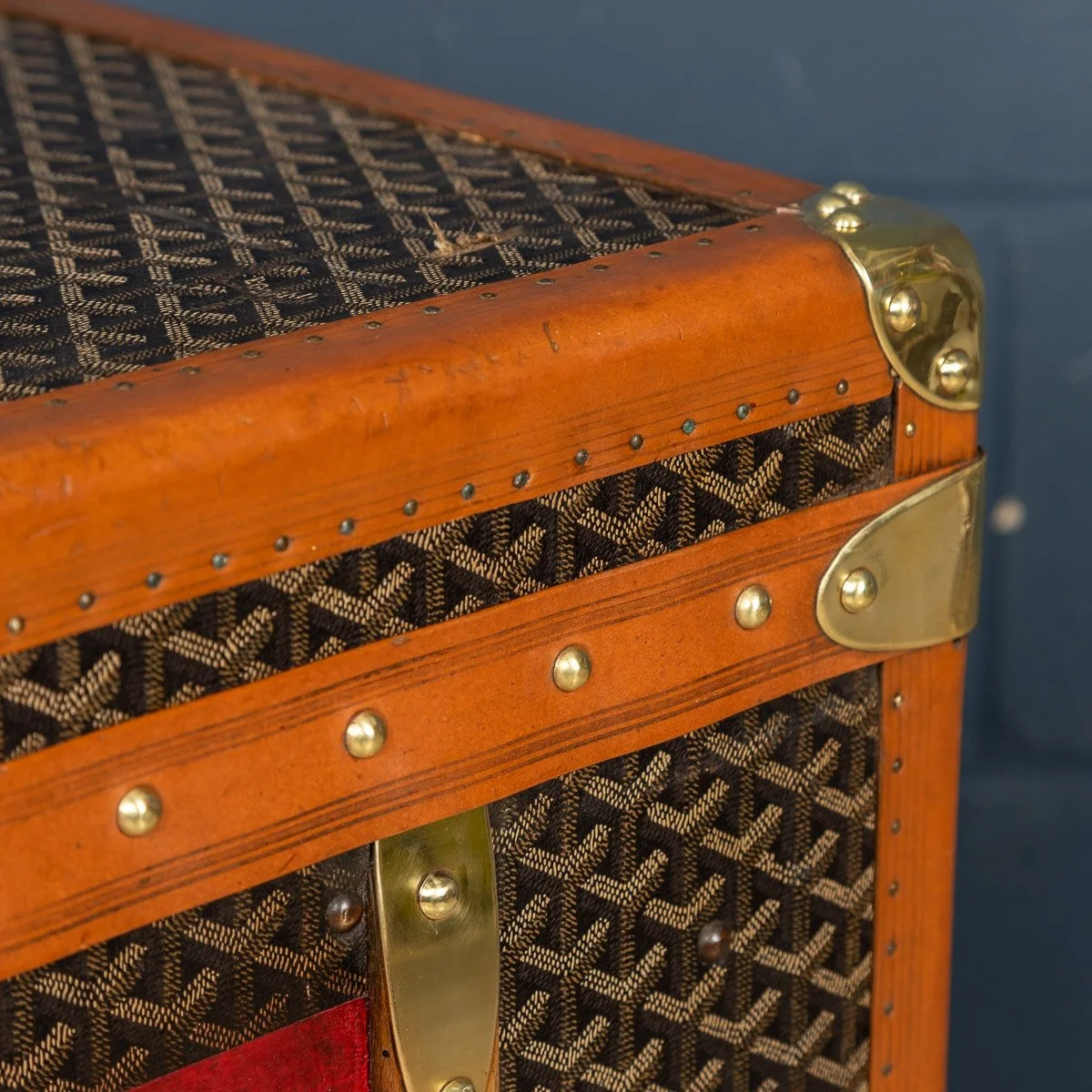 PUSHKIN ANTIQUES - A RARE GOYARD WARDROBE TRUNK IN CHEVRON CANVAS, FRANCE c.1900 - 23.jpg