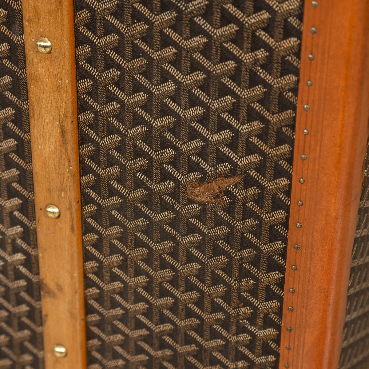 PUSHKIN ANTIQUES - A RARE GOYARD WARDROBE TRUNK IN CHEVRON CANVAS, FRANCE c.1900 - 29.jpg