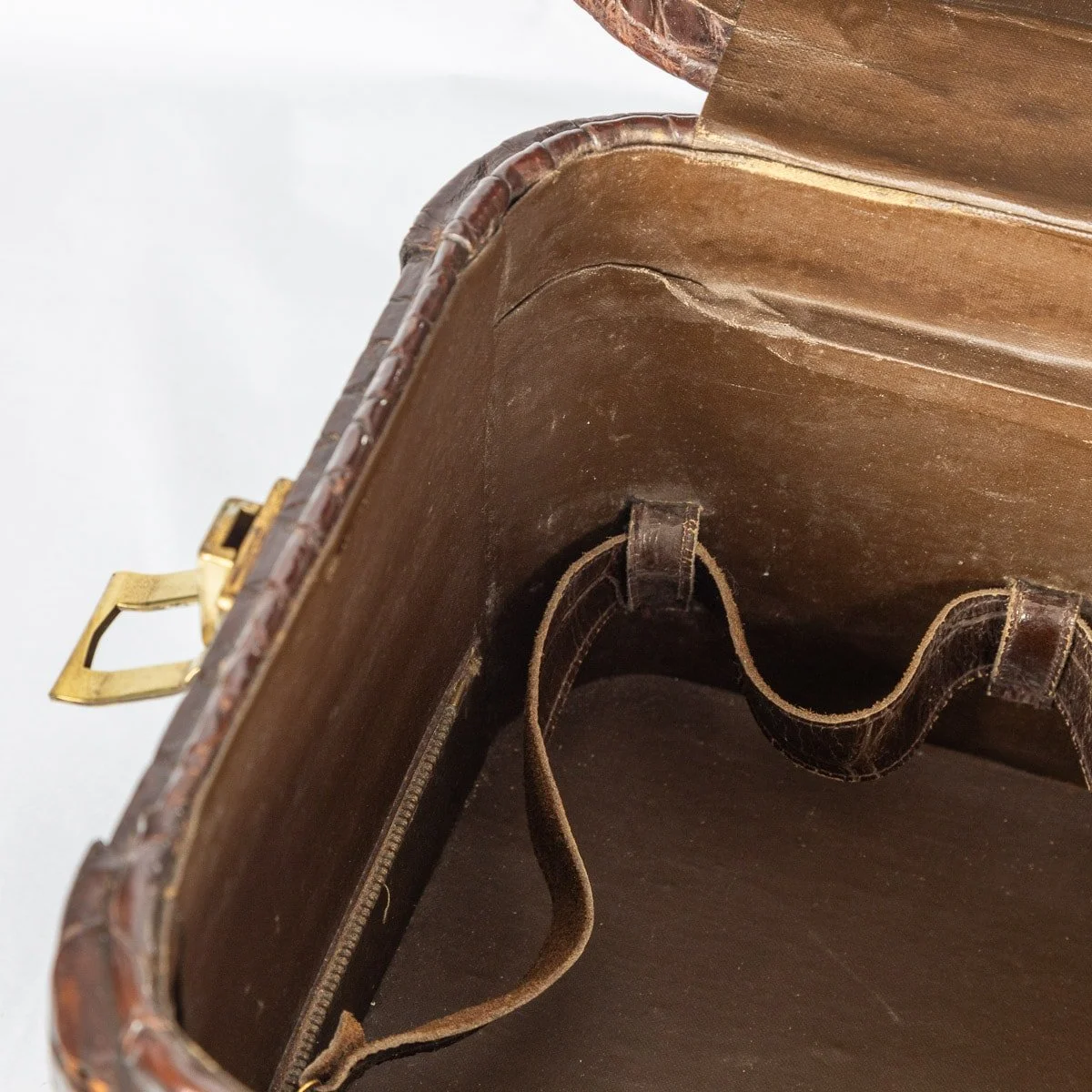 PUSHKIN ANTIQUES - MID 20thC GUCCI CROCODILE LEATHER & BRASS OVERNIGHT TRAVEL VANITY CASE c.1960 - 17.jpg