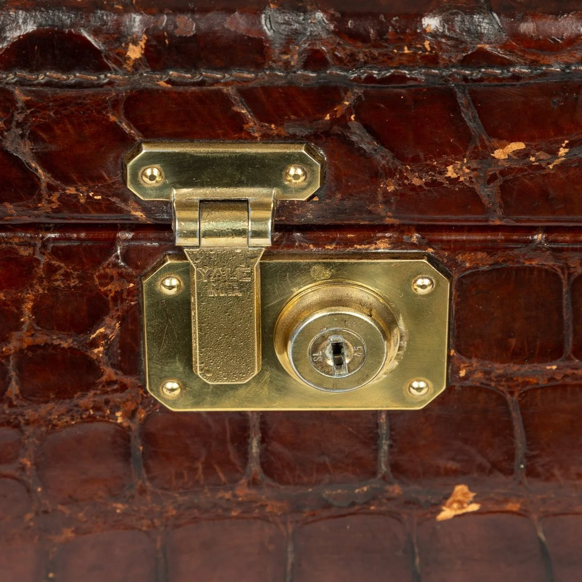 PUSHKIN ANTIQUES - MID 20thC GUCCI CROCODILE LEATHER & BRASS OVERNIGHT TRAVEL VANITY CASE c.1960 - 11.jpg