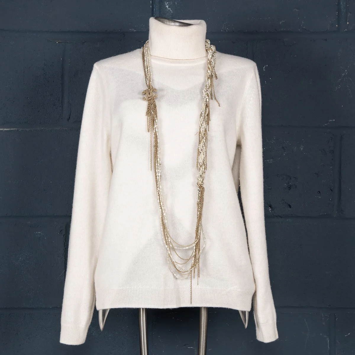 PUSHKINS.COM - B11973 - VINTAGE 20thC CHANEL SAUTOIR, FRANCE - 25.jpg