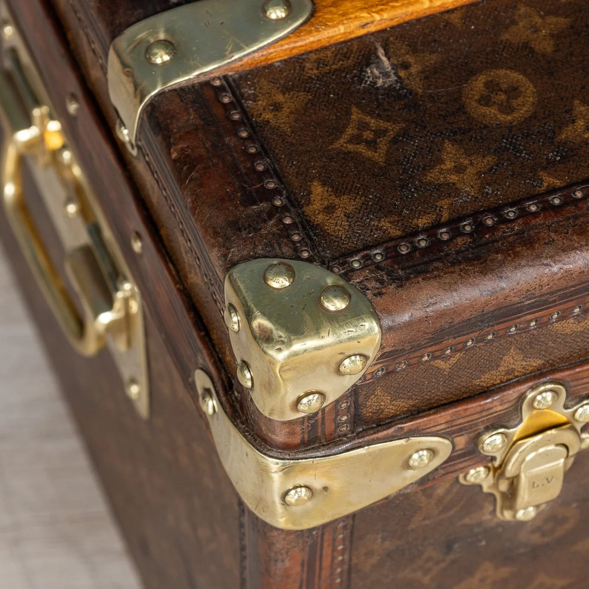 PUSHKIN ANTIQUES - ANTIQUE LOUIS VUITTON HAT TRUNK, FRANCE c.1910 - 18.jpg