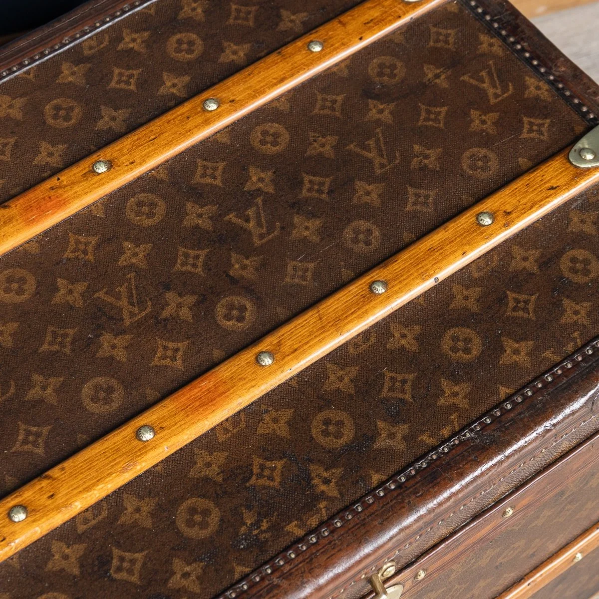 PUSHKIN ANTIQUES - ANTIQUE LOUIS VUITTON HAT TRUNK, FRANCE c.1910 - 24.jpg