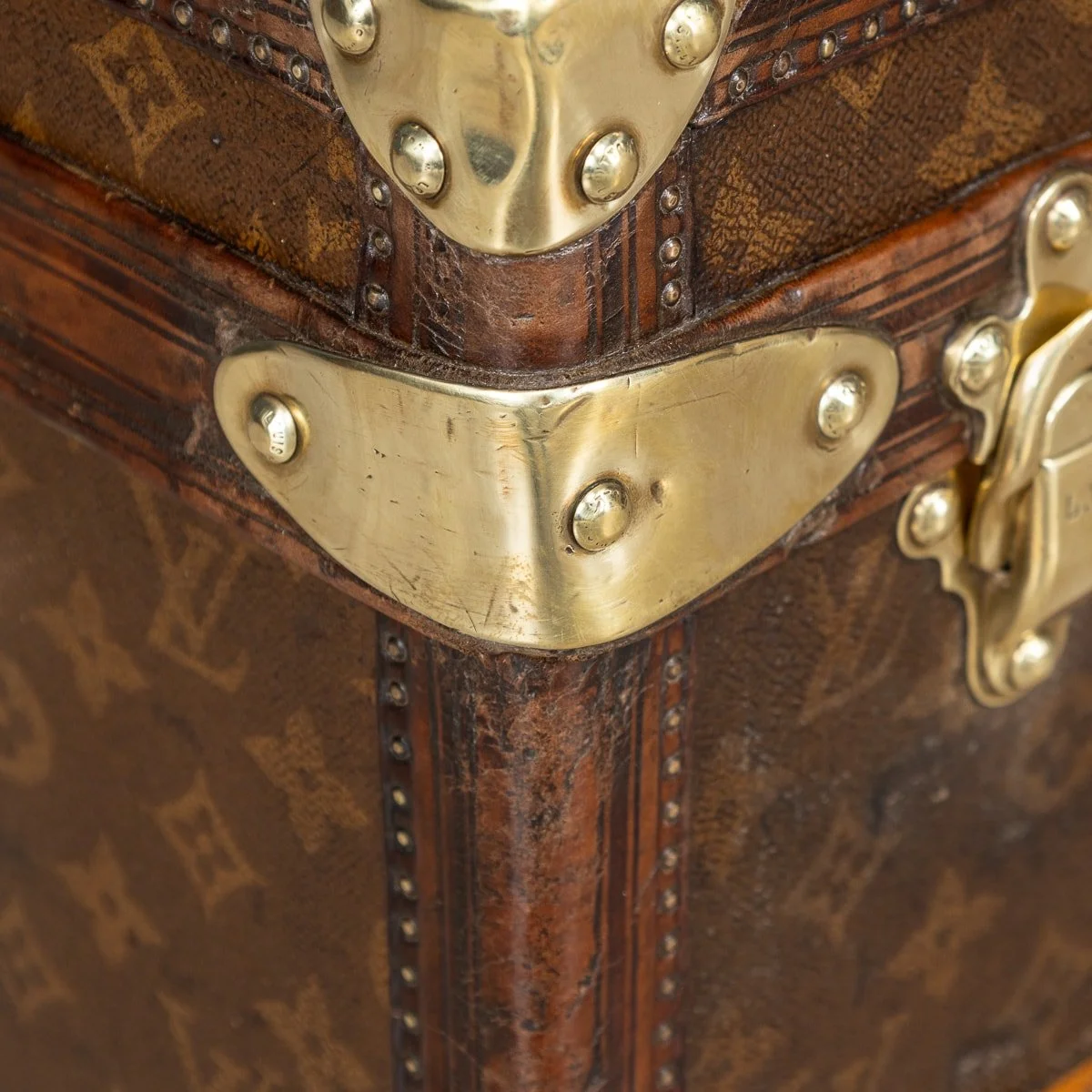 PUSHKIN ANTIQUES - ANTIQUE LOUIS VUITTON HAT TRUNK, FRANCE c.1910 - 36.jpg