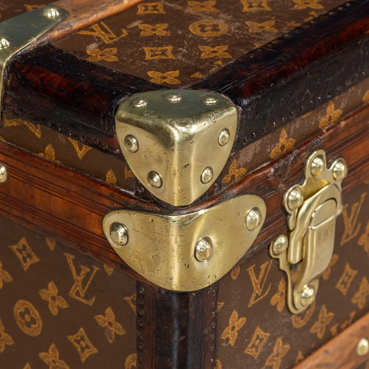 PUSHKIN ANTIQUES - ANTIQUE 20thC LOUIS VUITTON TRUNK, FRANCE c.1910 - 29.jpg