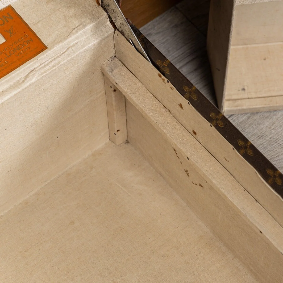 PUSHKIN ANTIQUES - 20thC LOUIS VUITTON TRUNK, FRANCE c.1930 - 61.jpg