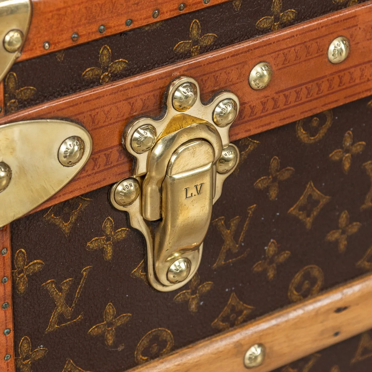 PUSHKIN ANTIQUES - 20thC LOUIS VUITTON TRUNK, FRANCE c.1930 - 71.jpg