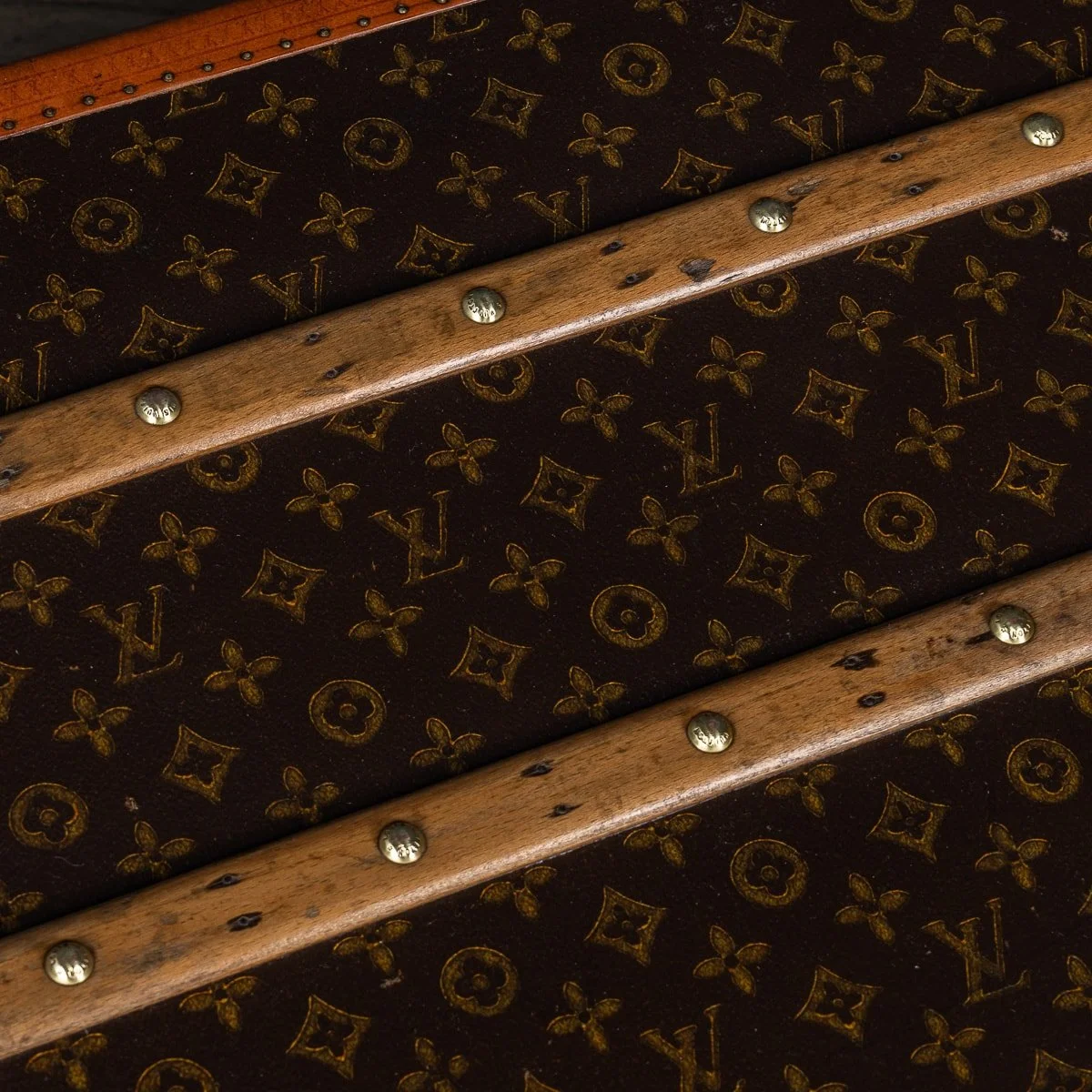 PUSHKIN ANTIQUES - 20thC LOUIS VUITTON TRUNK, FRANCE c.1930 - 76.jpg