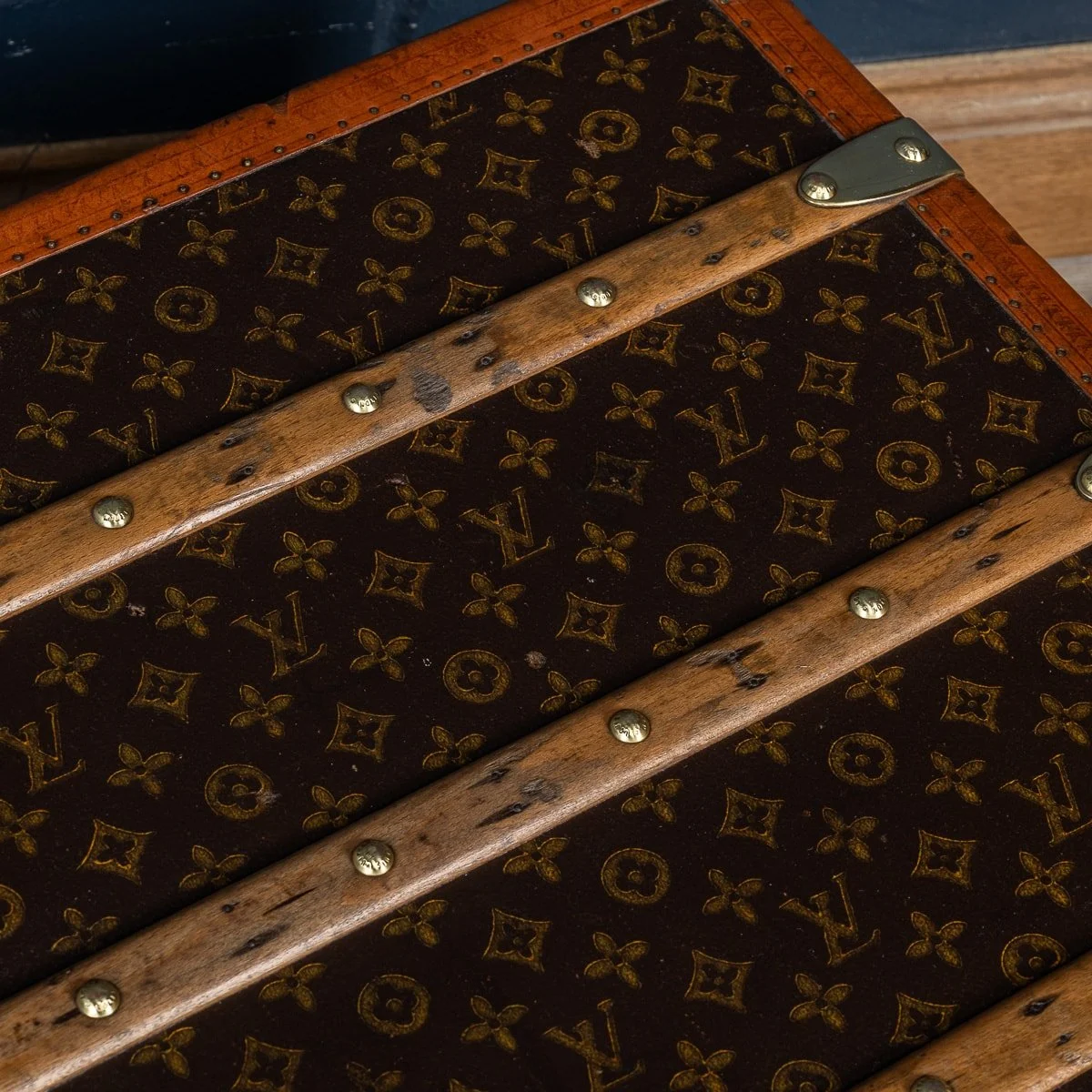 PUSHKIN ANTIQUES - 20thC LOUIS VUITTON TRUNK, FRANCE c.1930 - 77.jpg