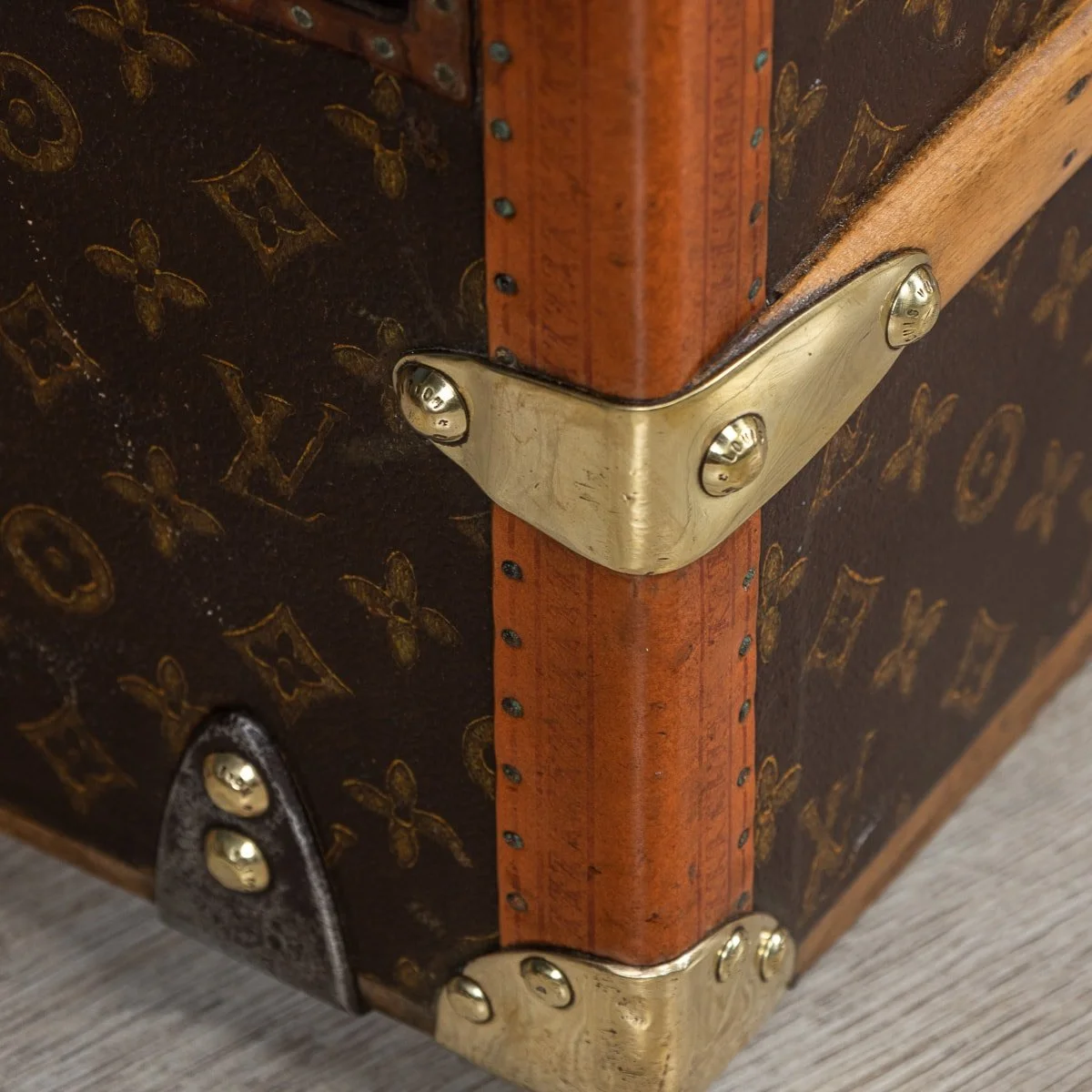 PUSHKIN ANTIQUES - 20thC LOUIS VUITTON TRUNK, FRANCE c.1930 - 81.jpg