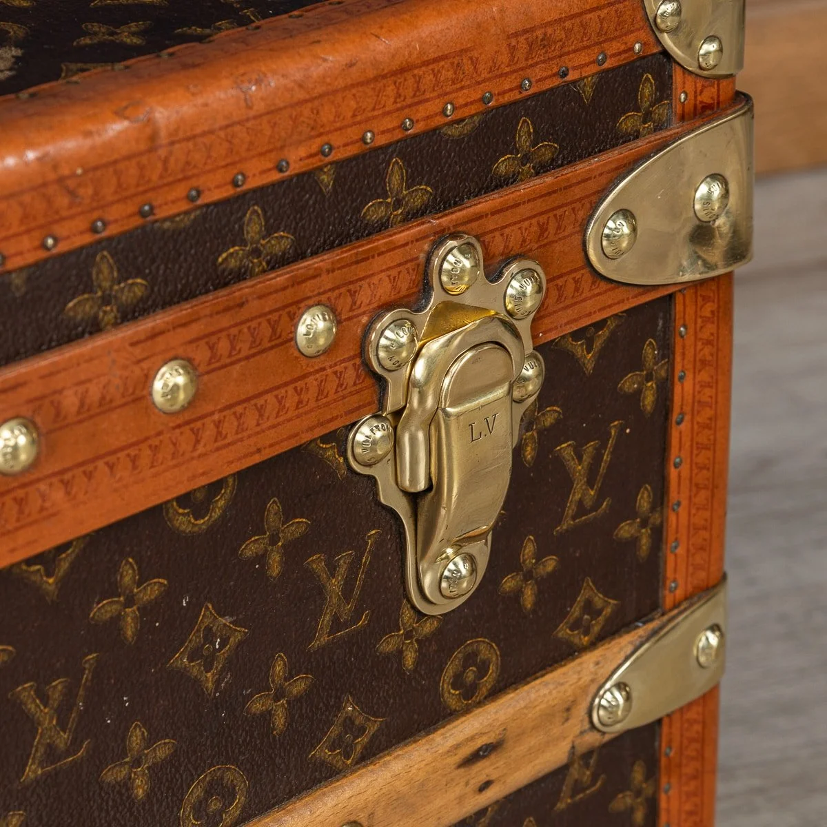 PUSHKIN ANTIQUES - 20thC LOUIS VUITTON TRUNK, FRANCE c.1930 - 79.jpg