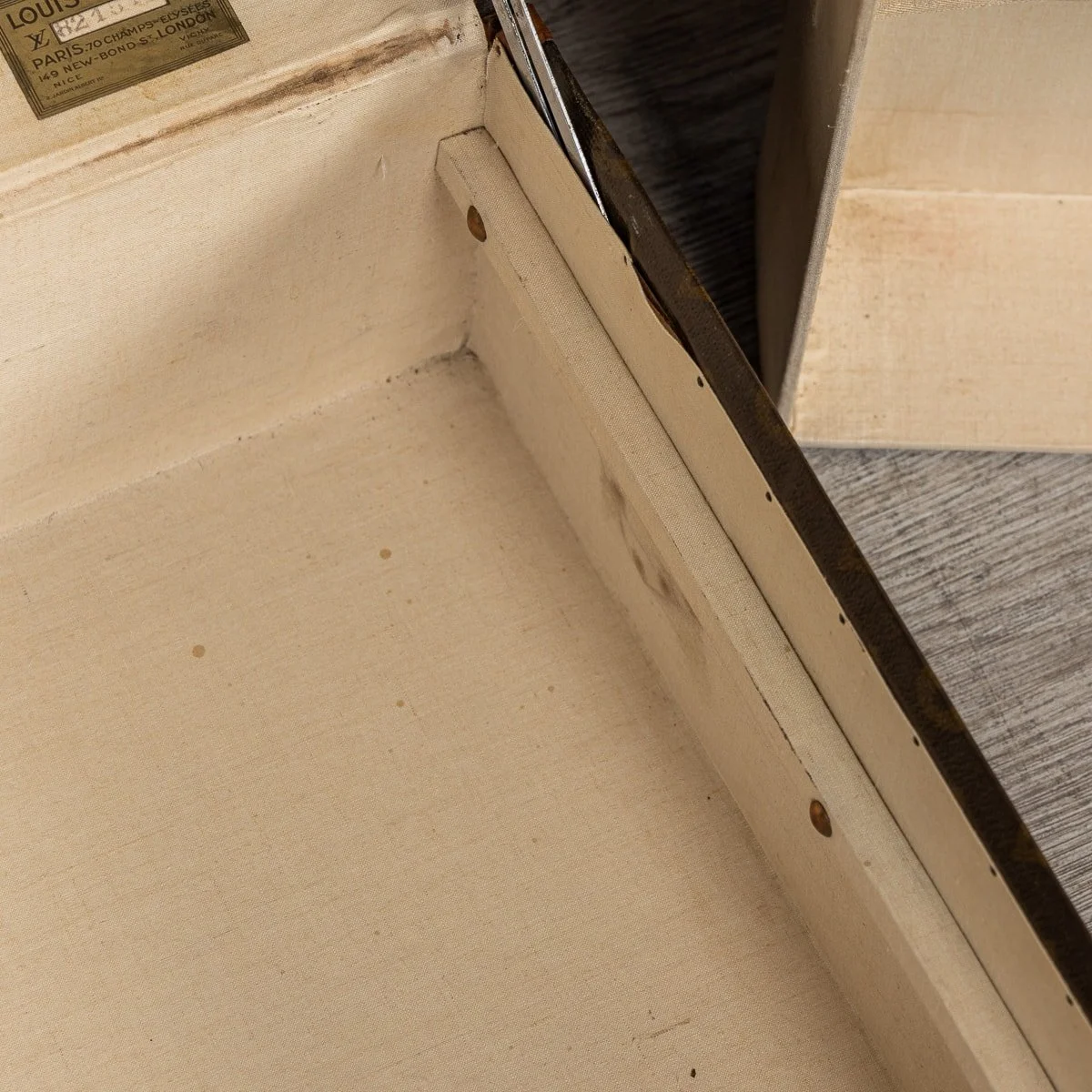 PUSHKIN ANTIQUES - 20thC LOUIS VUITTON SUITCASE IN MONOGRAM CANVAS, FRANCE - 16.jpg