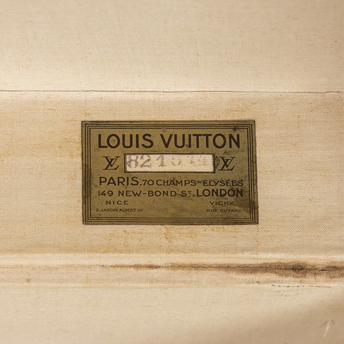 PUSHKIN ANTIQUES - 20thC LOUIS VUITTON SUITCASE IN MONOGRAM CANVAS, FRANCE - 13.jpg