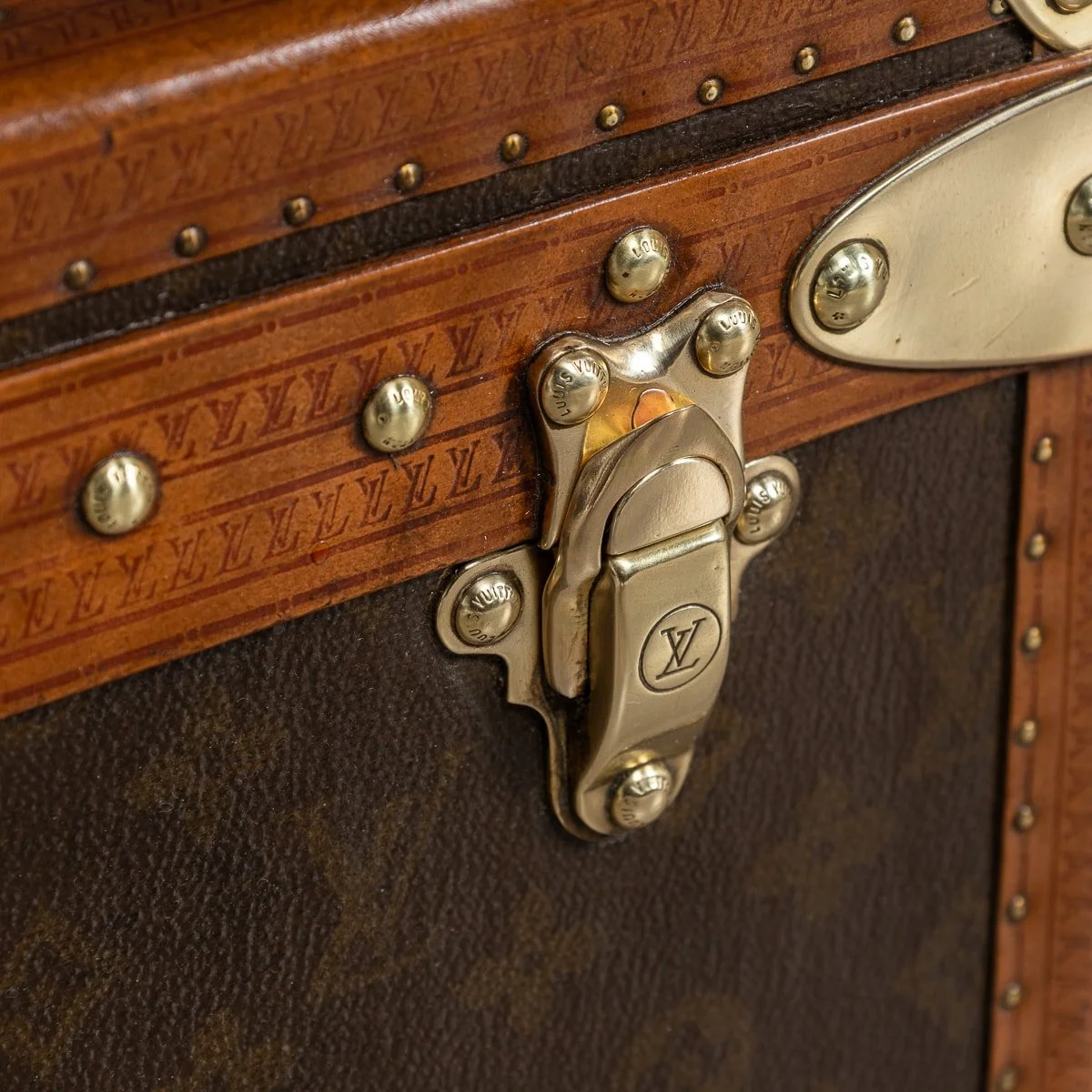 PUSHKIN ANTIQUES - 20thC LOUIS VUITTON SUITCASE IN MONOGRAM CANVAS, FRANCE - 24.jpg
