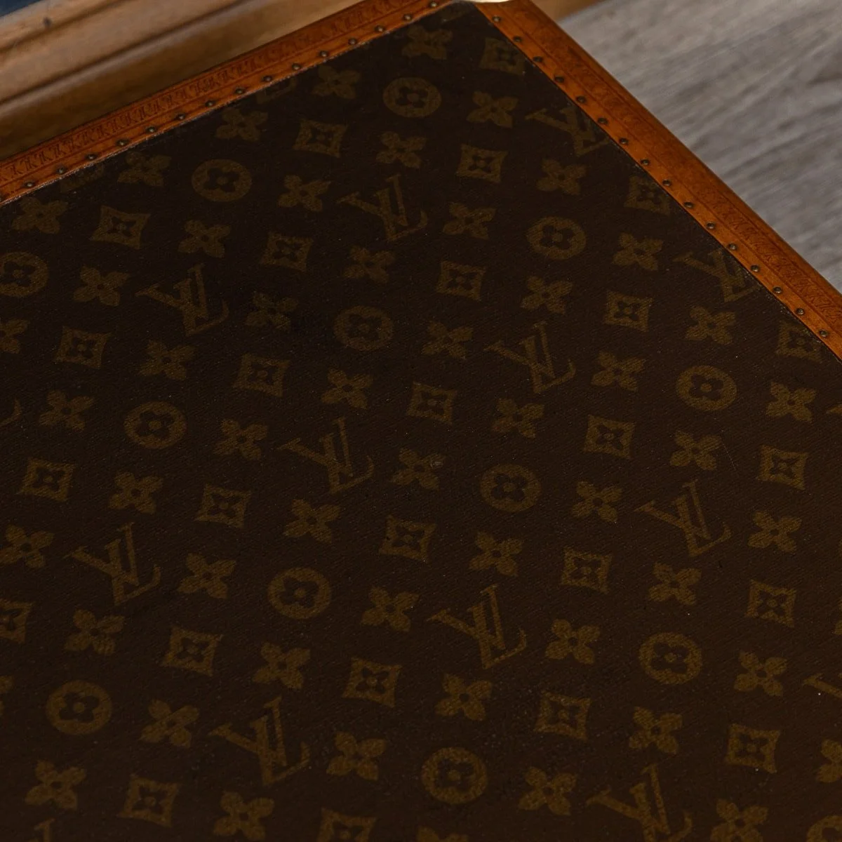 PUSHKIN ANTIQUES - 20thC LOUIS VUITTON SUITCASE IN MONOGRAM CANVAS, FRANCE - 27.jpg