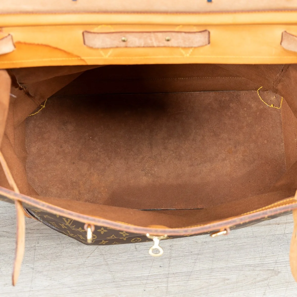 PUSHKIN ANTIQUES - 20thC LOUIS VUITTON STEAMER BAG IN MONOGRAM CANVAS, MADE IN FRANCE - 13.jpg