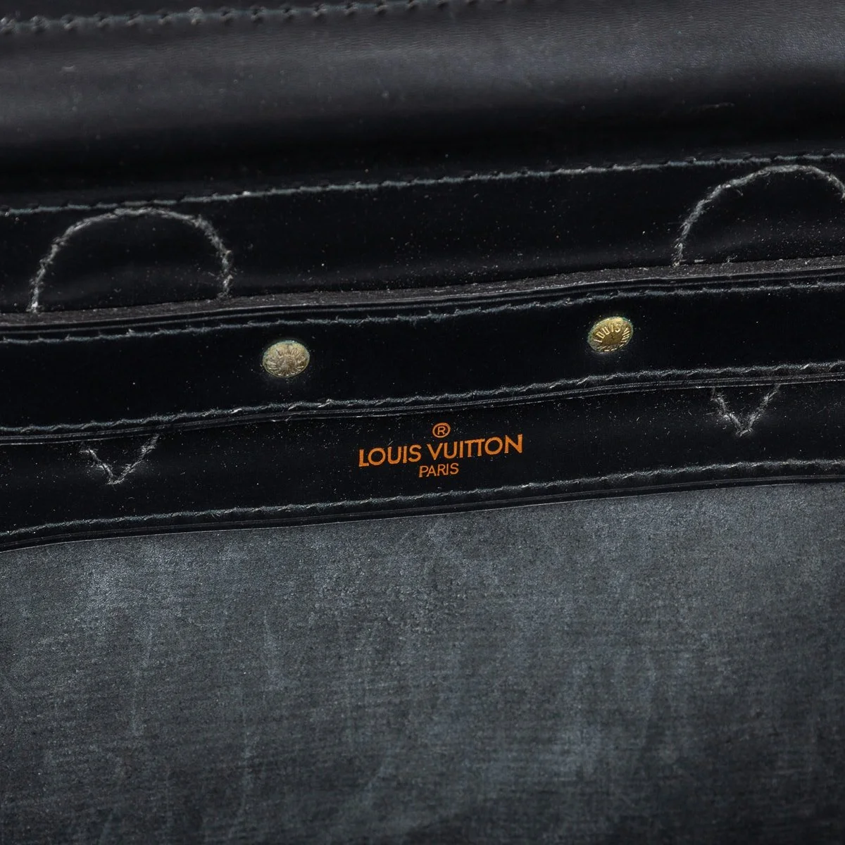 PUSHKIN ANTIQUES - 20thC LOUIS VUITTON STEAMER BAG IN EPI LEATHER CANVAS, MADE IN FRANCE - 11.jpg