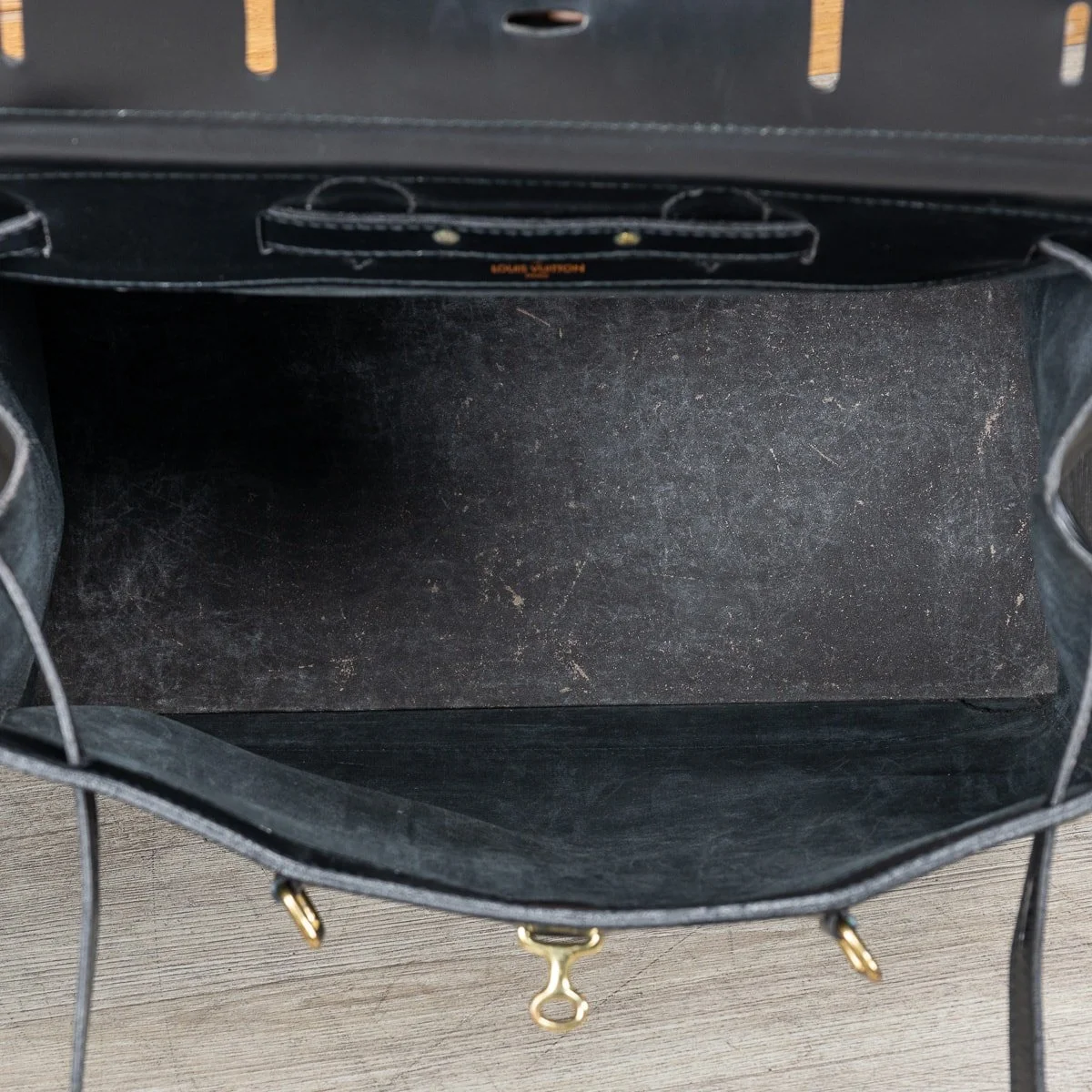 PUSHKIN ANTIQUES - 20thC LOUIS VUITTON STEAMER BAG IN EPI LEATHER CANVAS, MADE IN FRANCE - 10.jpg