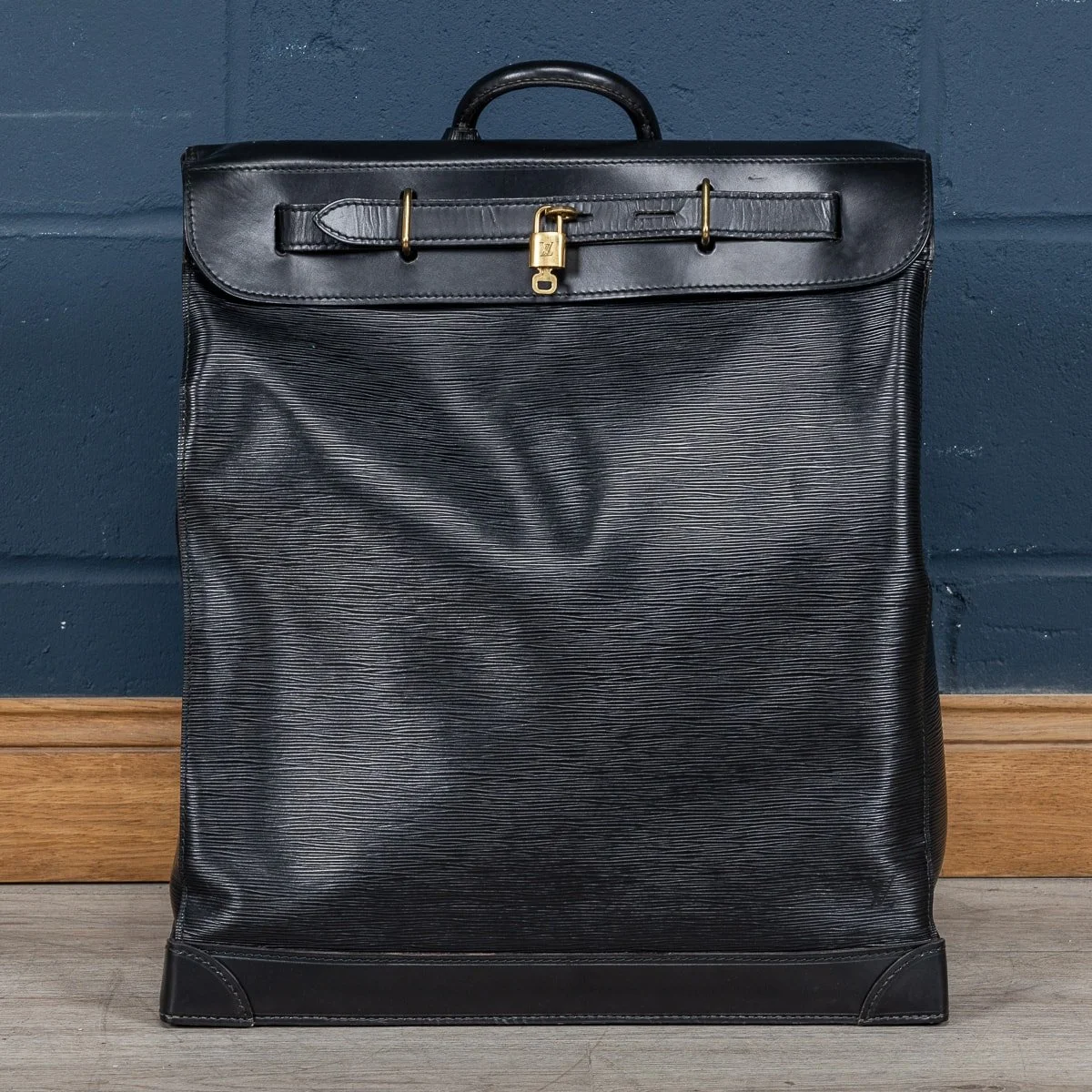PUSHKIN ANTIQUES - 20thC LOUIS VUITTON STEAMER BAG IN EPI LEATHER CANVAS, MADE IN FRANCE - 04.jpg