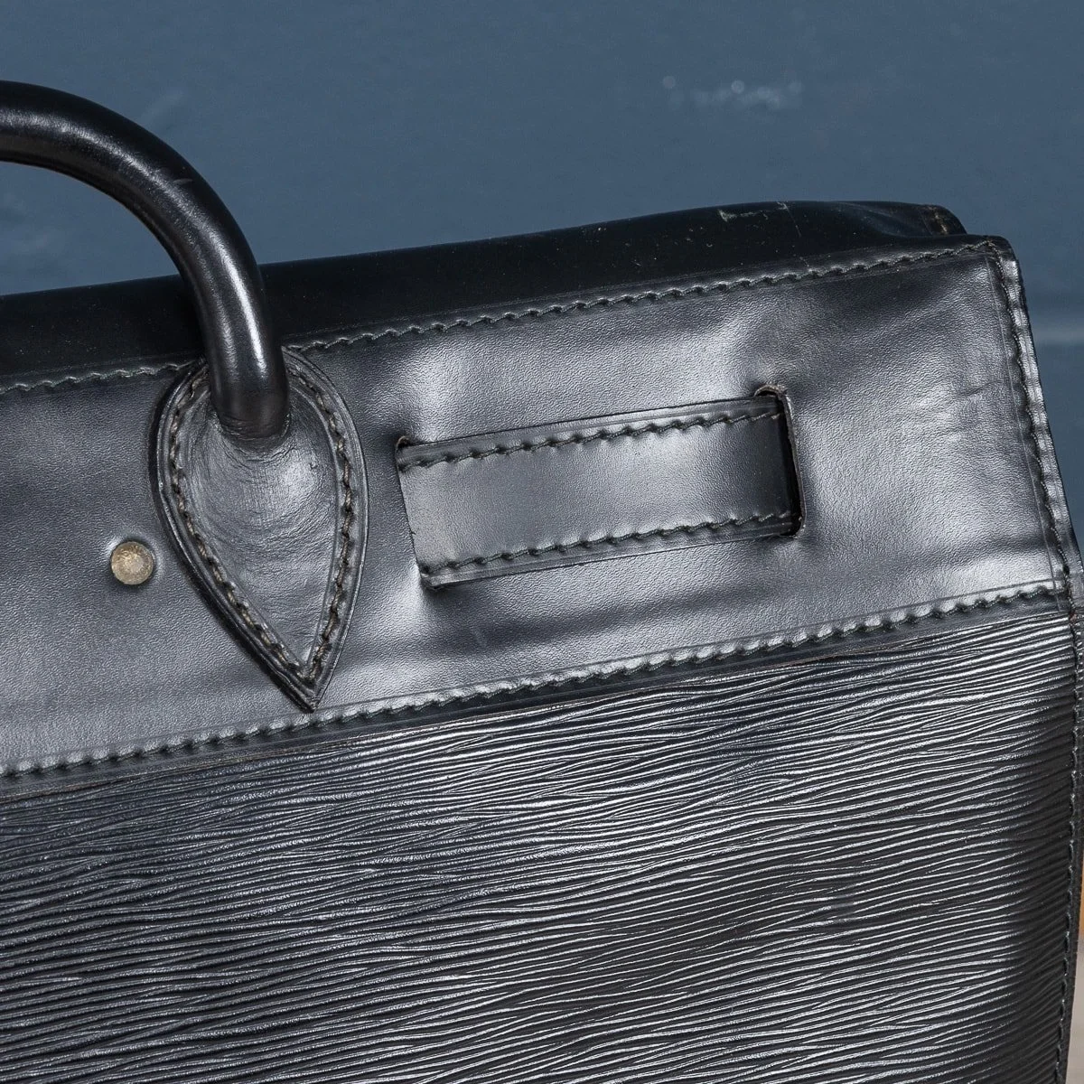 PUSHKIN ANTIQUES - 20thC LOUIS VUITTON STEAMER BAG IN EPI LEATHER CANVAS, MADE IN FRANCE - 18.jpg
