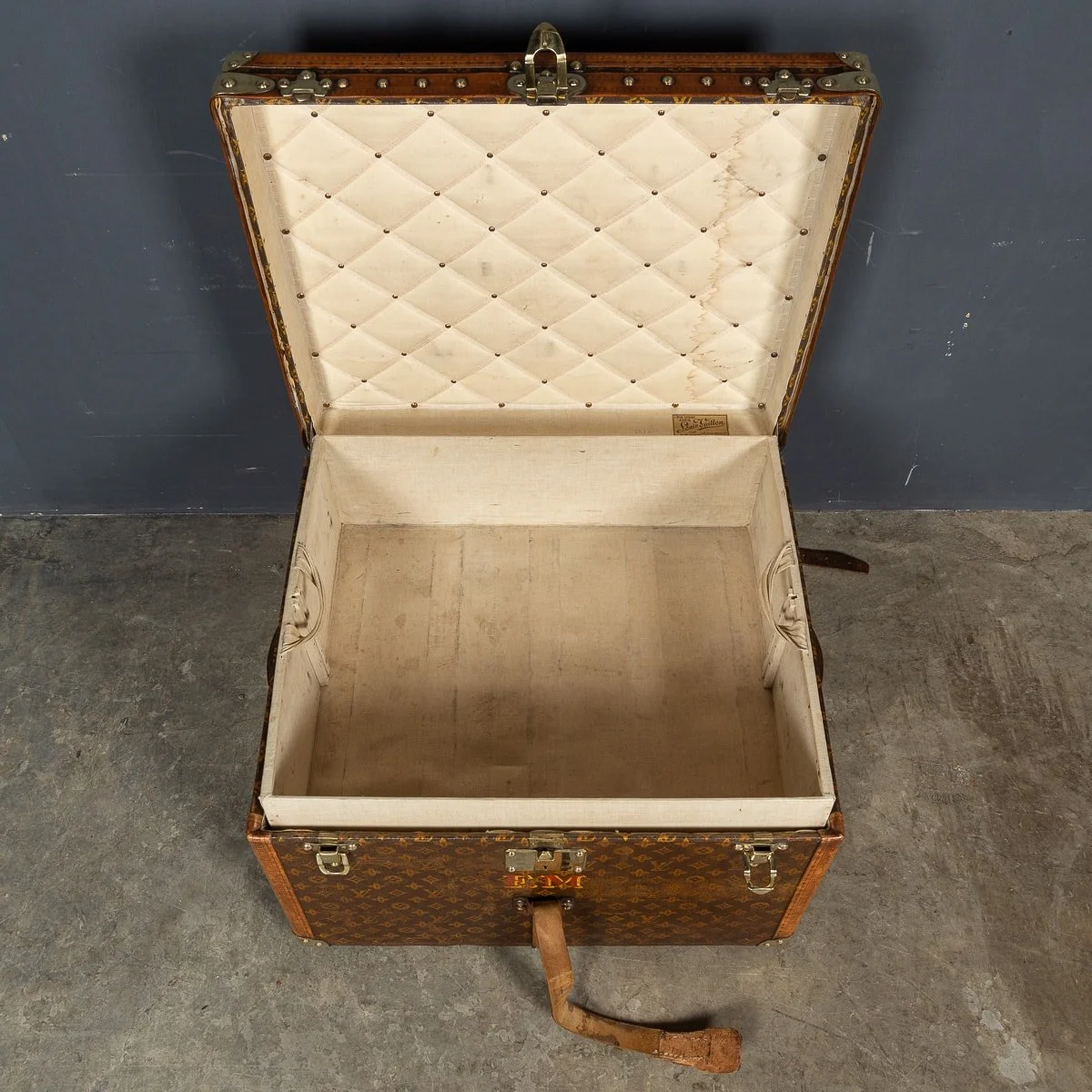 PUSHKIN ANTIQUES - 20thC LOUIS VUITTON HAT TRUNK IN MONOGRAM CANVAS, FRANCE c.1930 - 11.jpg