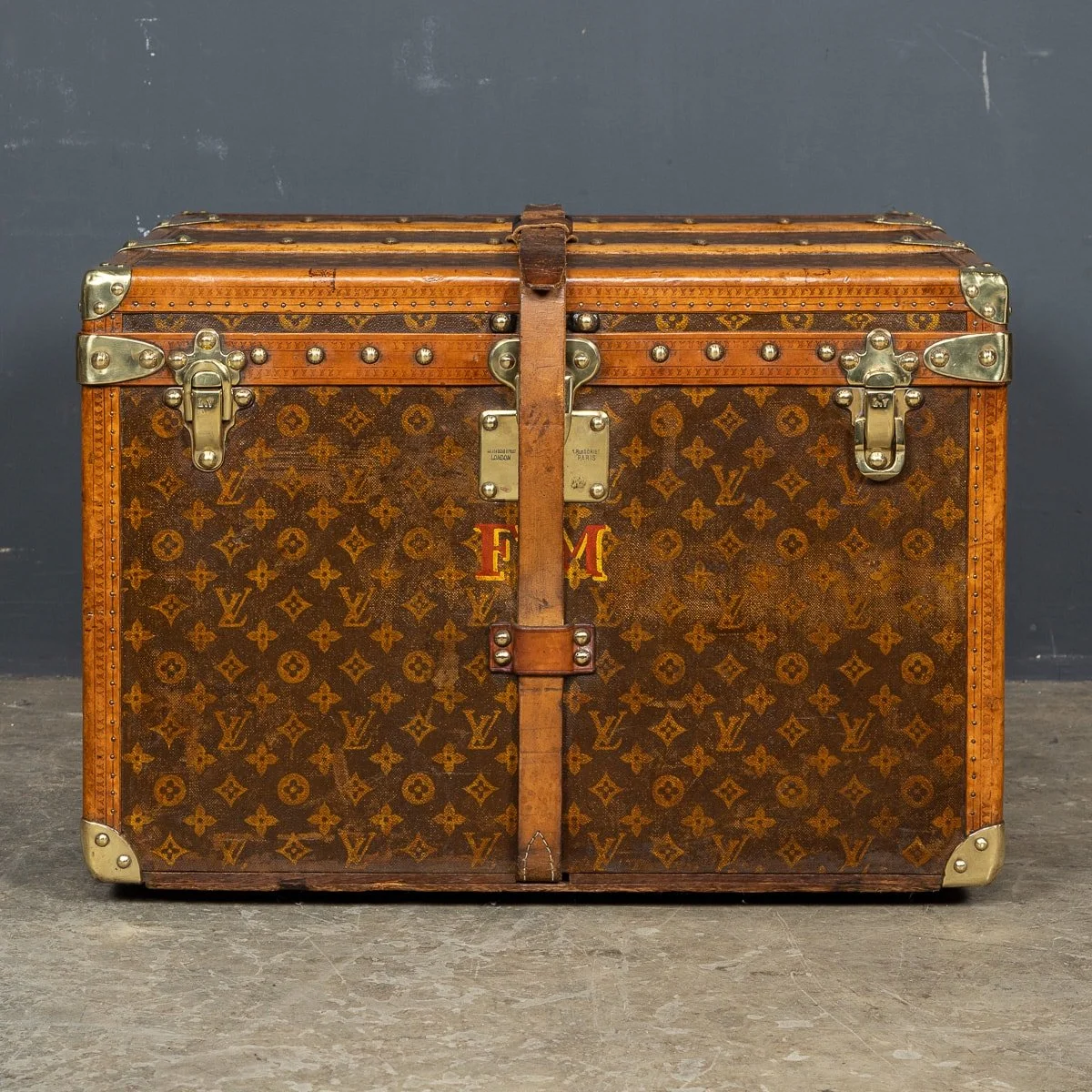 PUSHKIN ANTIQUES - 20thC LOUIS VUITTON HAT TRUNK IN MONOGRAM CANVAS, FRANCE c.1930 - 04.jpg