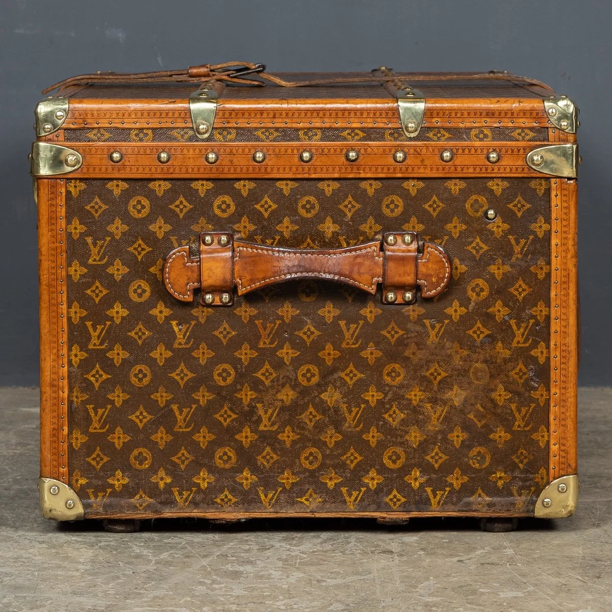 PUSHKIN ANTIQUES - 20thC LOUIS VUITTON HAT TRUNK IN MONOGRAM CANVAS, FRANCE c.1930 - 05.jpg