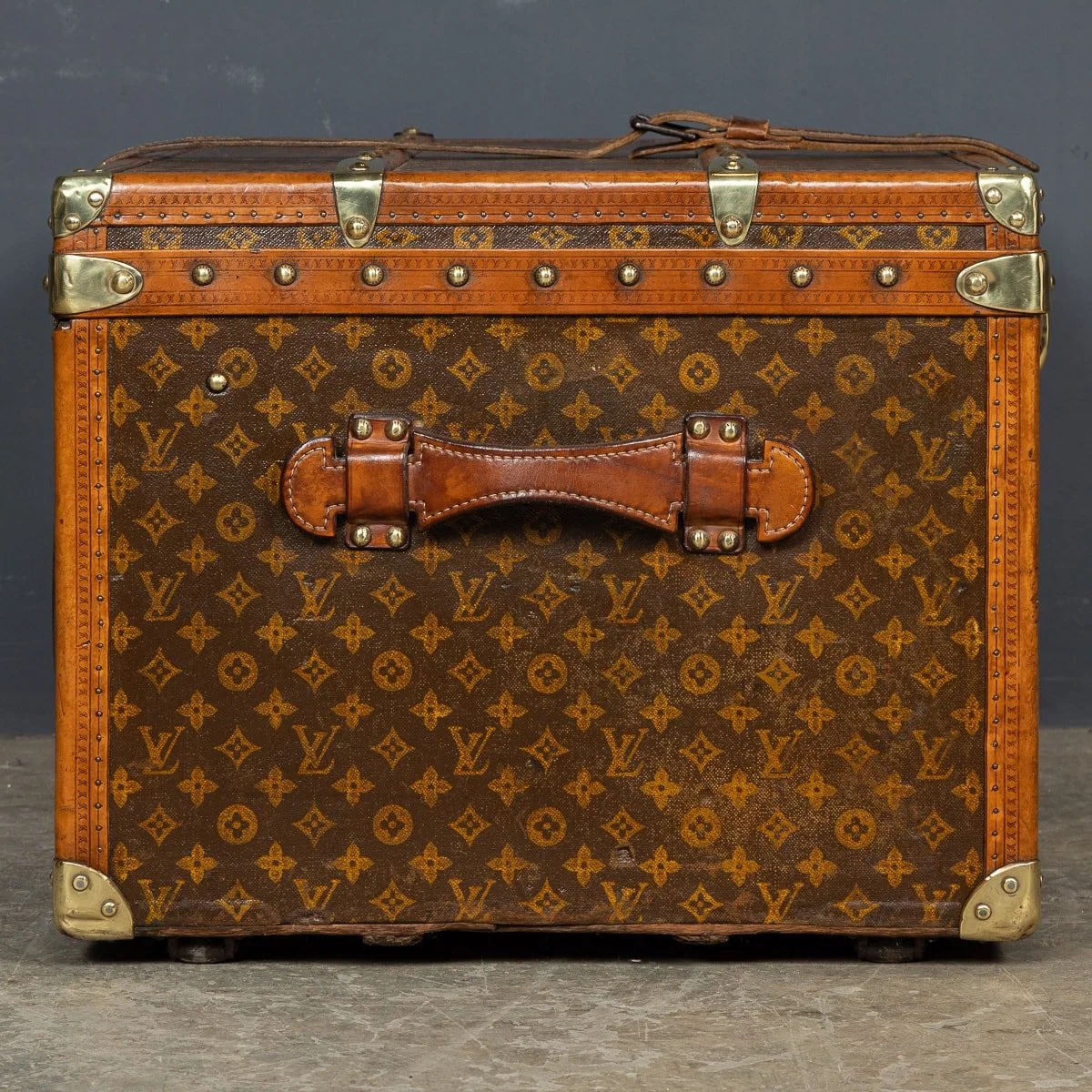 PUSHKIN ANTIQUES - 20thC LOUIS VUITTON HAT TRUNK IN MONOGRAM CANVAS, FRANCE c.1930 - 07.jpg