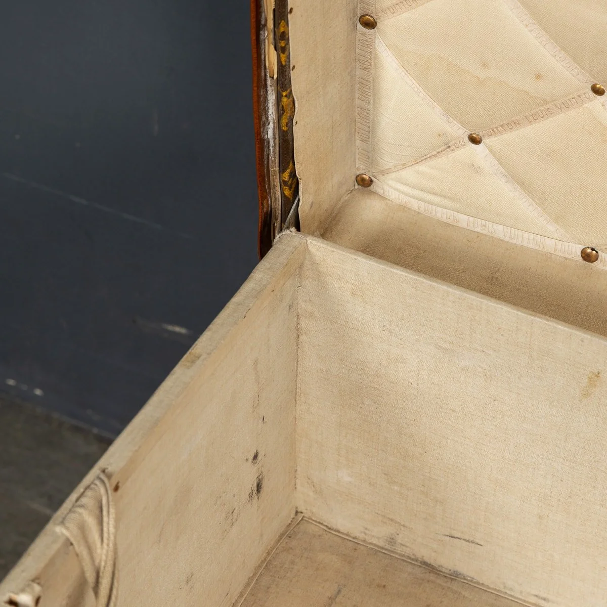 PUSHKIN ANTIQUES - 20thC LOUIS VUITTON HAT TRUNK IN MONOGRAM CANVAS, FRANCE c.1930 - 13.jpg
