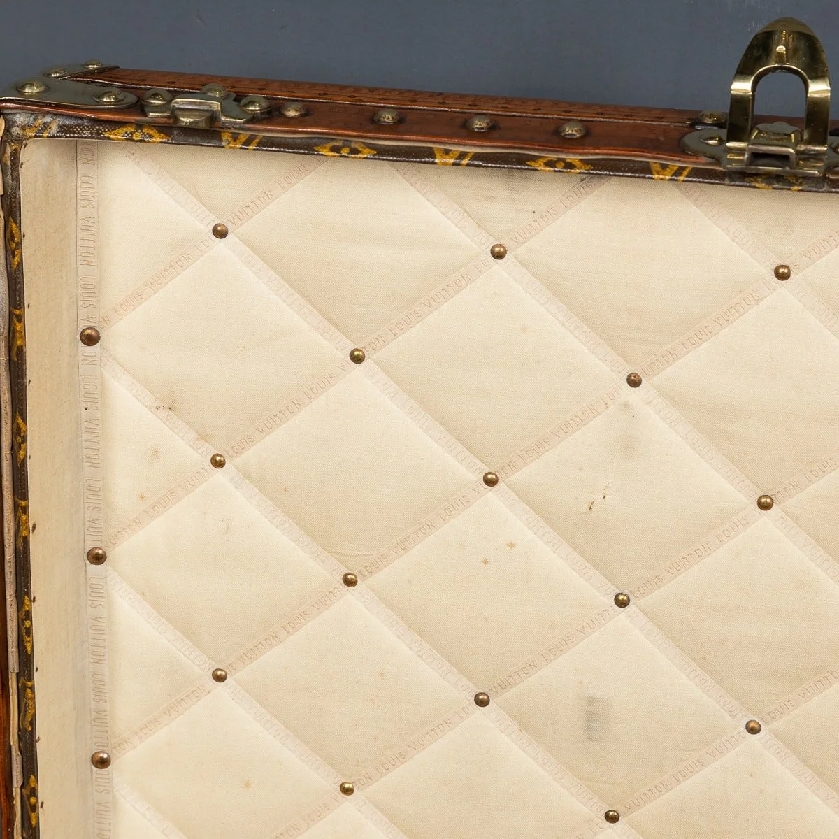 PUSHKIN ANTIQUES - 20thC LOUIS VUITTON HAT TRUNK IN MONOGRAM CANVAS, FRANCE c.1930 - 16.jpg