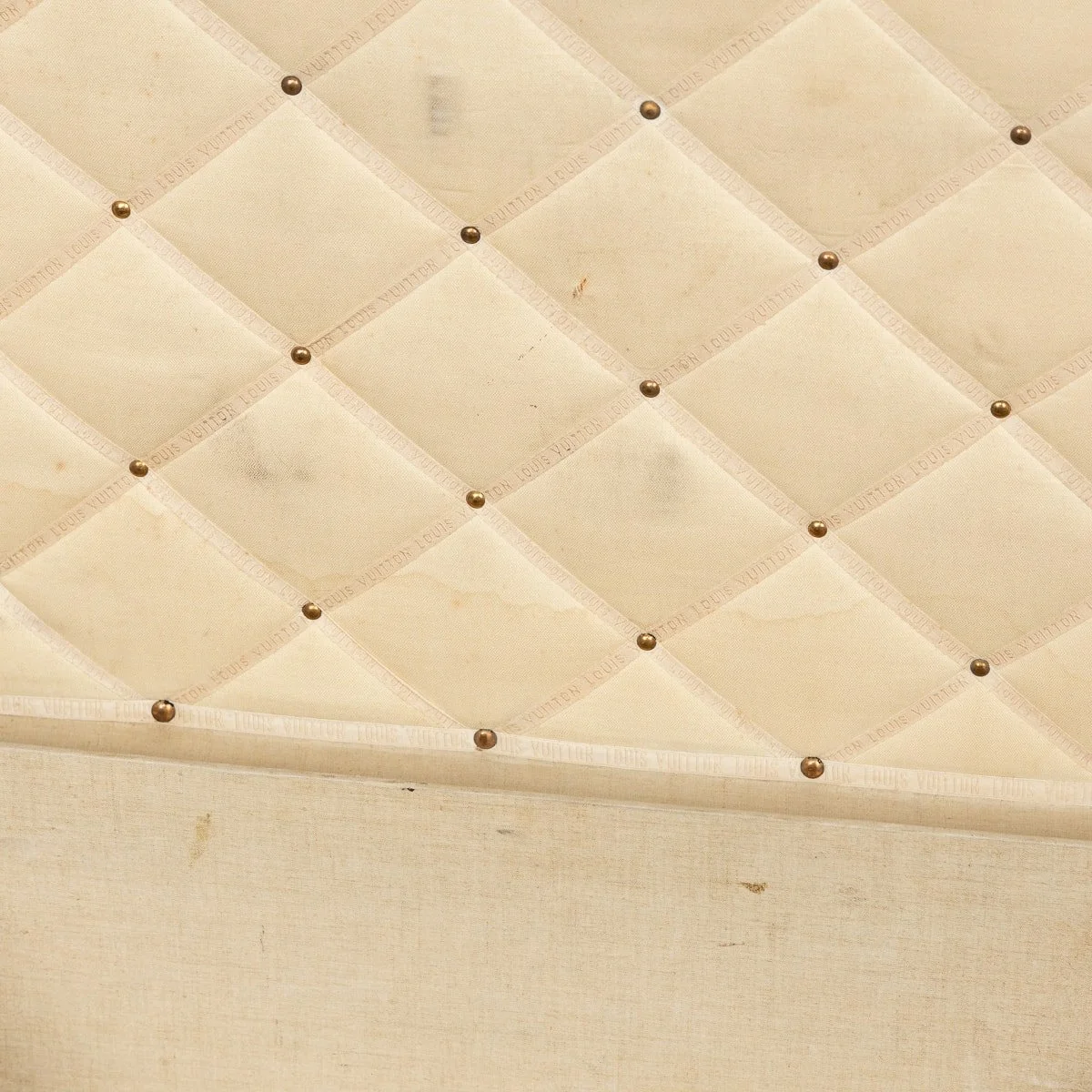 PUSHKIN ANTIQUES - 20thC LOUIS VUITTON HAT TRUNK IN MONOGRAM CANVAS, FRANCE c.1930 - 18.jpg