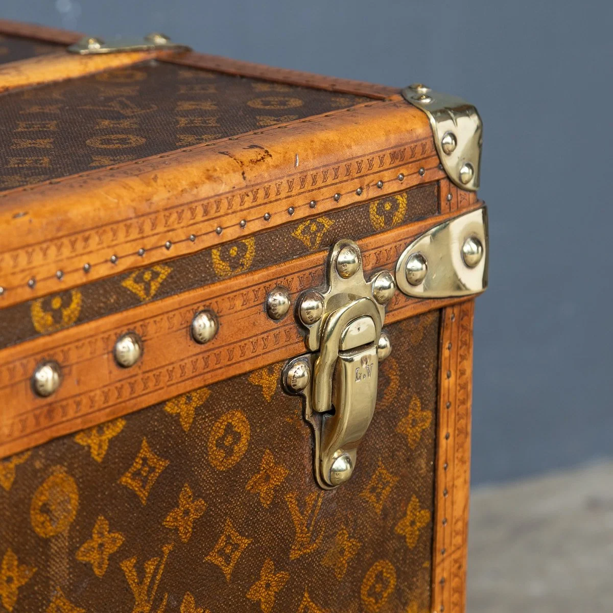 PUSHKIN ANTIQUES - 20thC LOUIS VUITTON HAT TRUNK IN MONOGRAM CANVAS, FRANCE c.1930 - 26.jpg