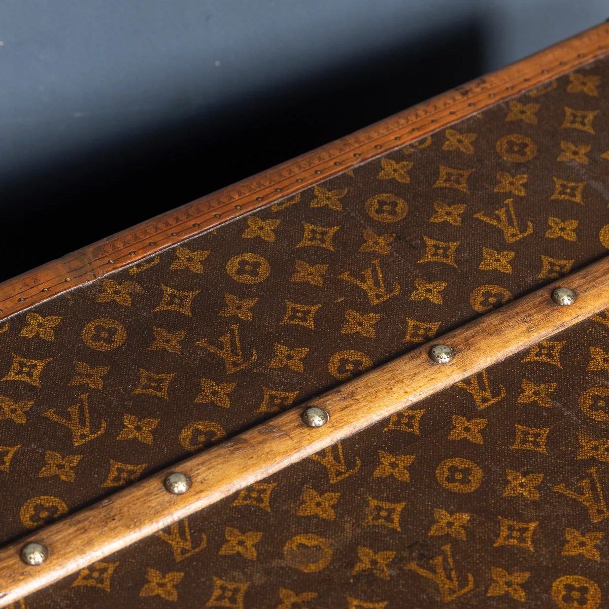 PUSHKIN ANTIQUES - 20thC LOUIS VUITTON HAT TRUNK IN MONOGRAM CANVAS, FRANCE c.1930 - 30.jpg