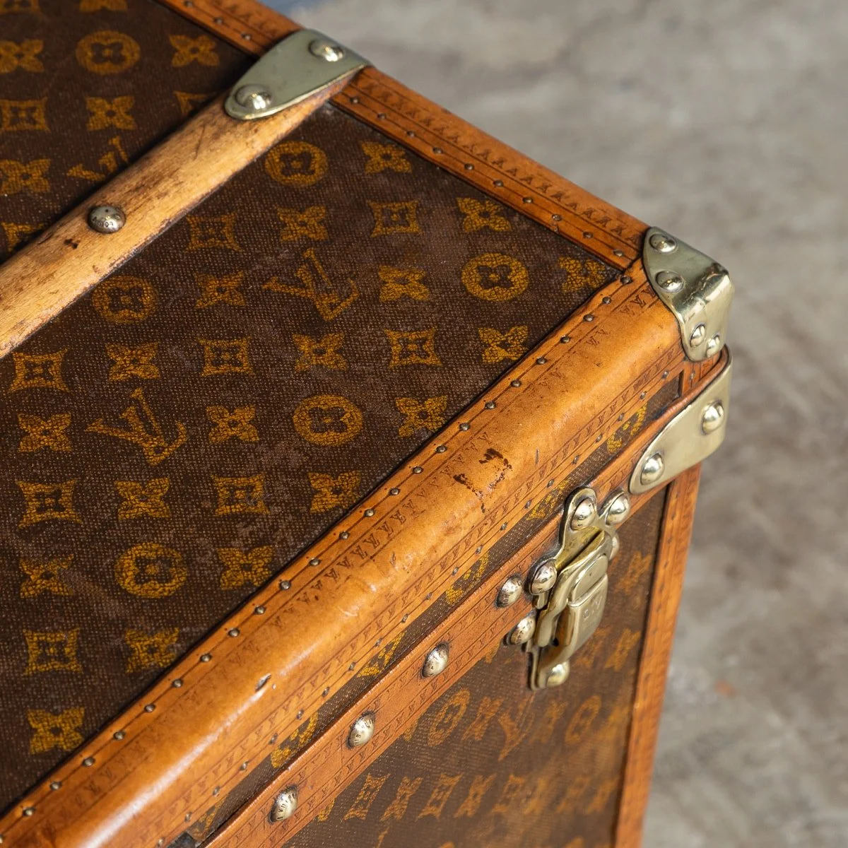 PUSHKIN ANTIQUES - 20thC LOUIS VUITTON HAT TRUNK IN MONOGRAM CANVAS, FRANCE c.1930 - 32.jpg