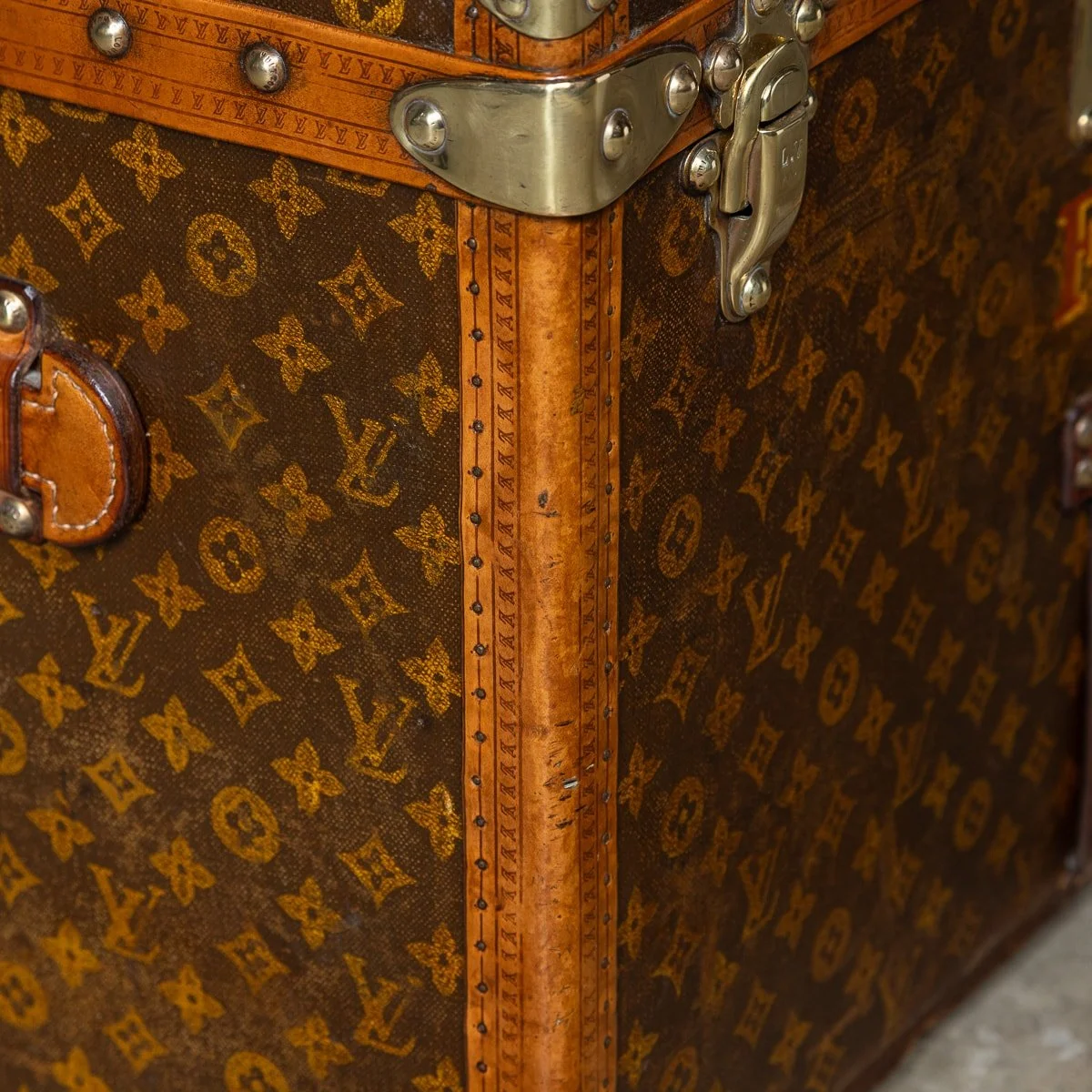 PUSHKIN ANTIQUES - 20thC LOUIS VUITTON HAT TRUNK IN MONOGRAM CANVAS, FRANCE c.1930 - 34.jpg