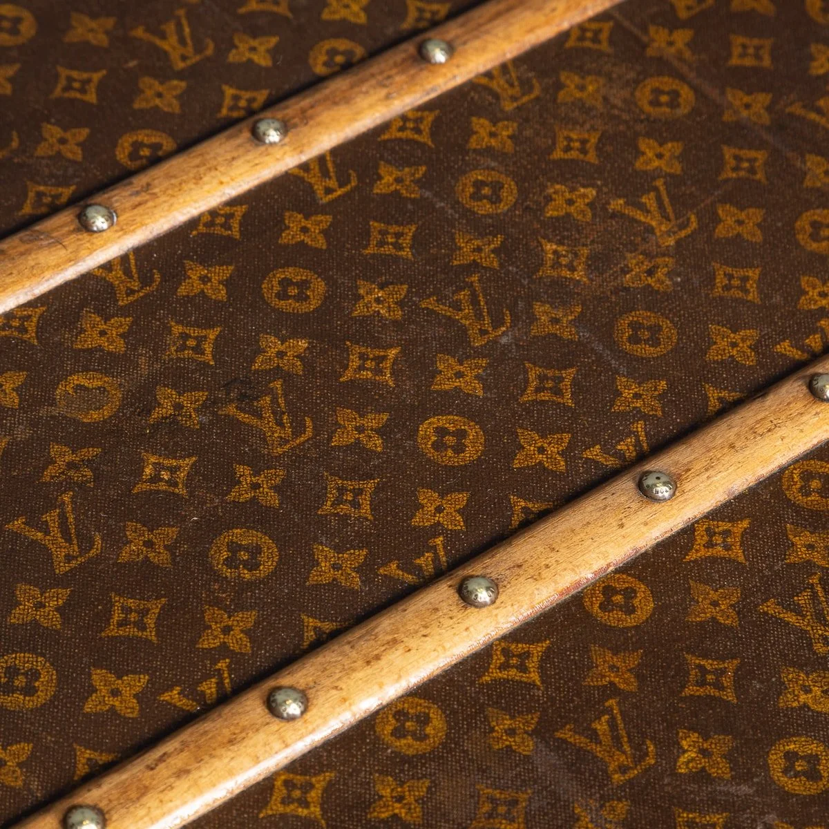 PUSHKIN ANTIQUES - 20thC LOUIS VUITTON HAT TRUNK IN MONOGRAM CANVAS, FRANCE c.1930 - 31.jpg