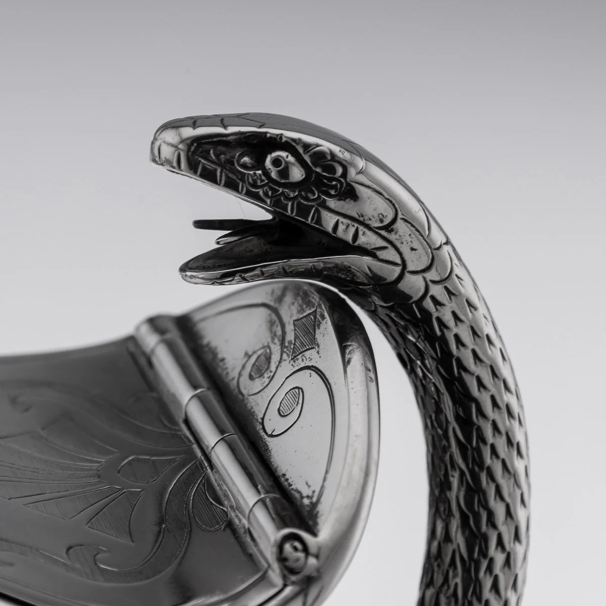 PUSHKIN ANTIQUES - ANTIQUE 19thC VICTORIAN SOLID SILVER SNAKE WINE JUG, BARNARDS c.1859 - 12.jpg